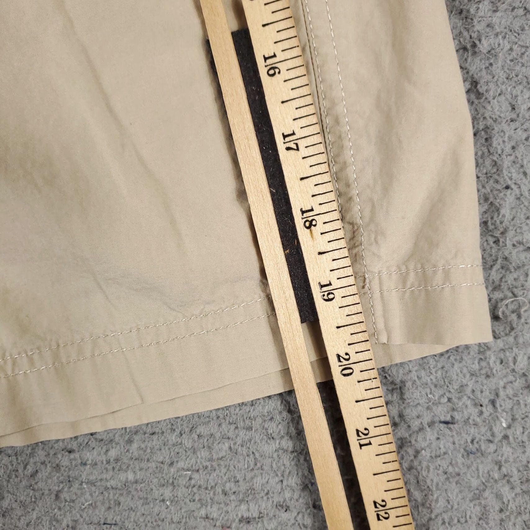 Vintage Vintage Columbia Men's Shorts Size 40 Beige Casual Flat Front Chino Size US 40 / EU 56 - 3 Thumbnail