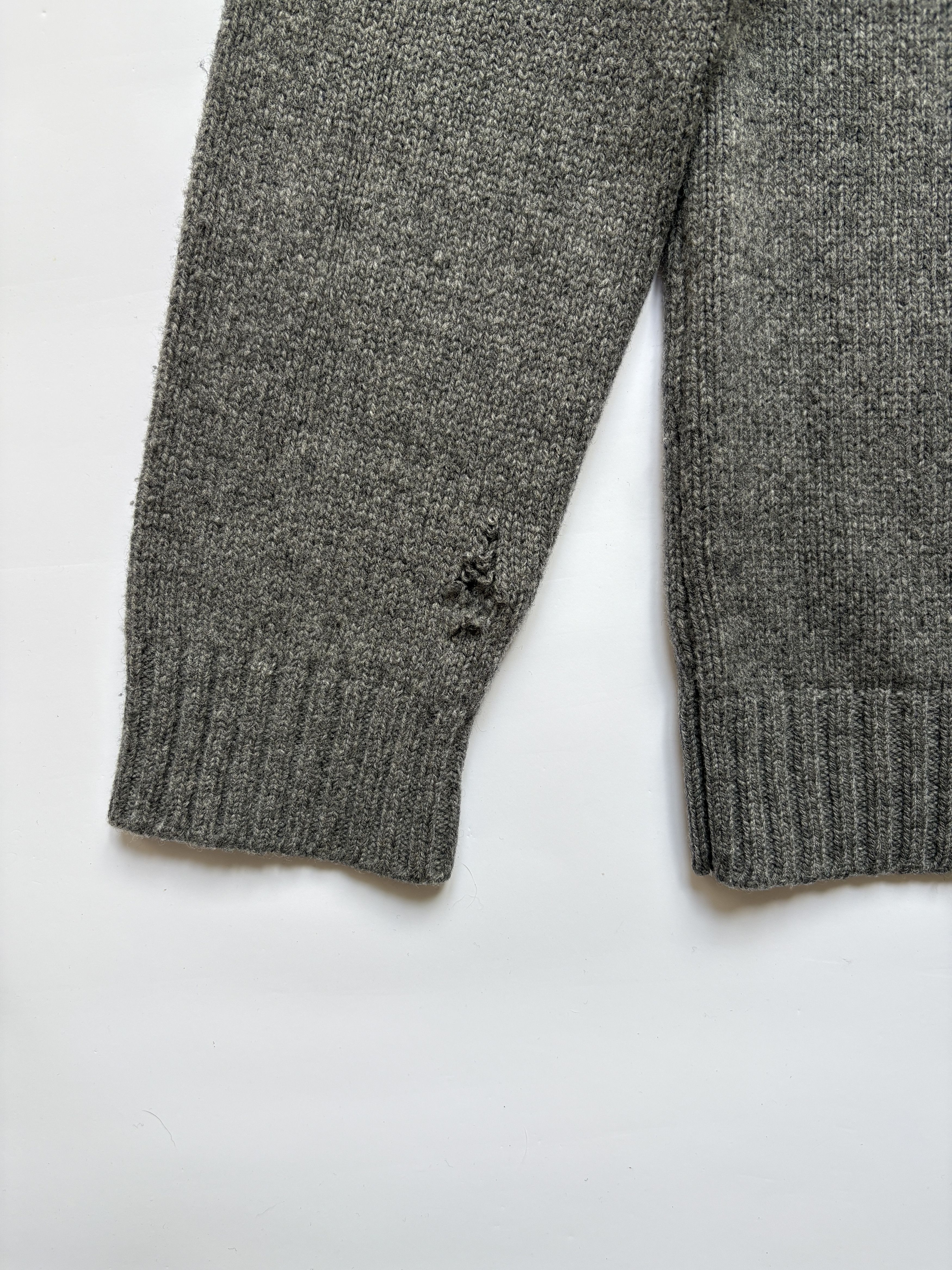 A.P.C. ⚡️QUICK SALE⚡️A.P.C. Gray Crewneck Wool Knit Sweater Size US S / EU 44-46 / 1 - 6 Thumbnail