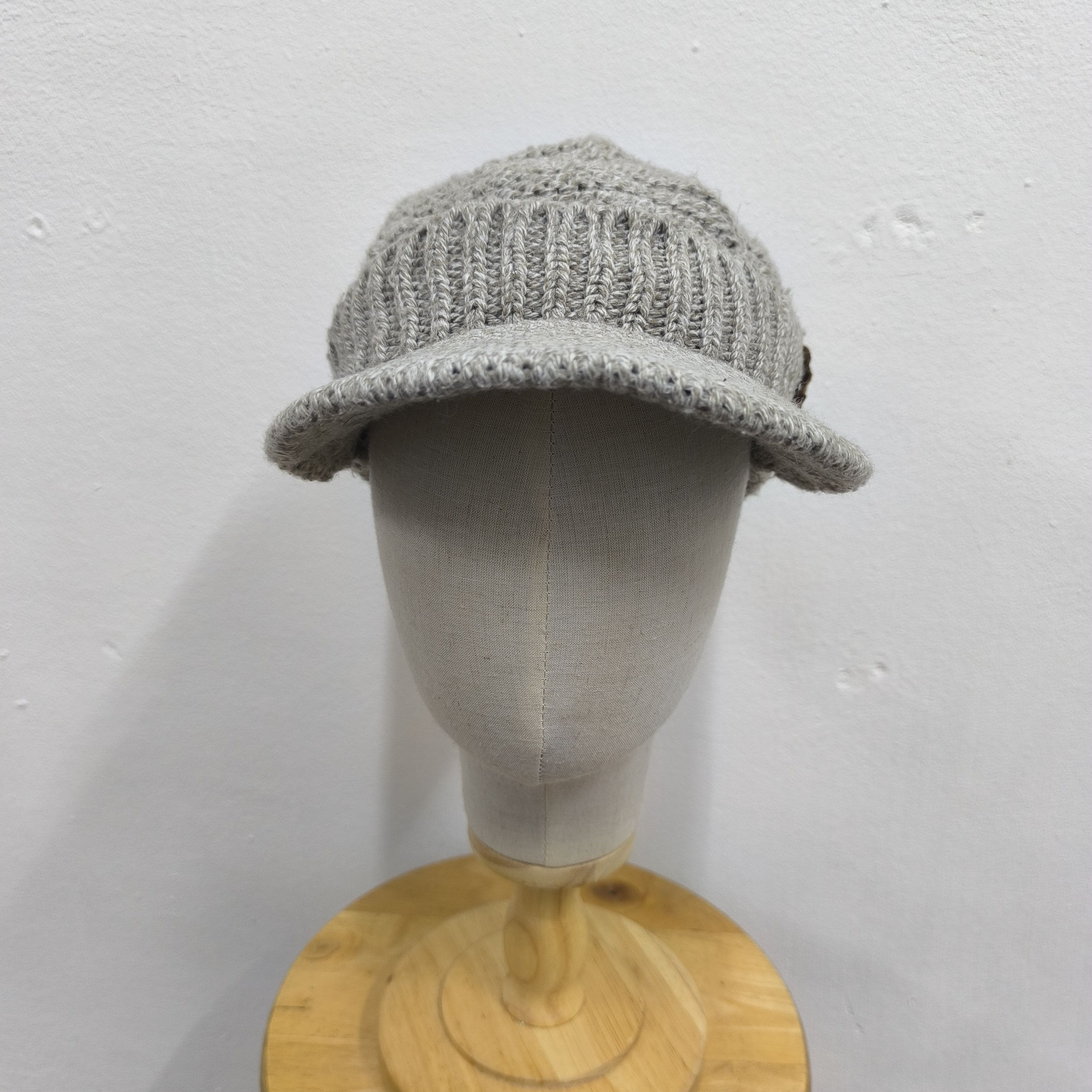 Japanese Brand ✨ Japanese brand visor beanie cap Size ONE SIZE - 2 Thumbnail
