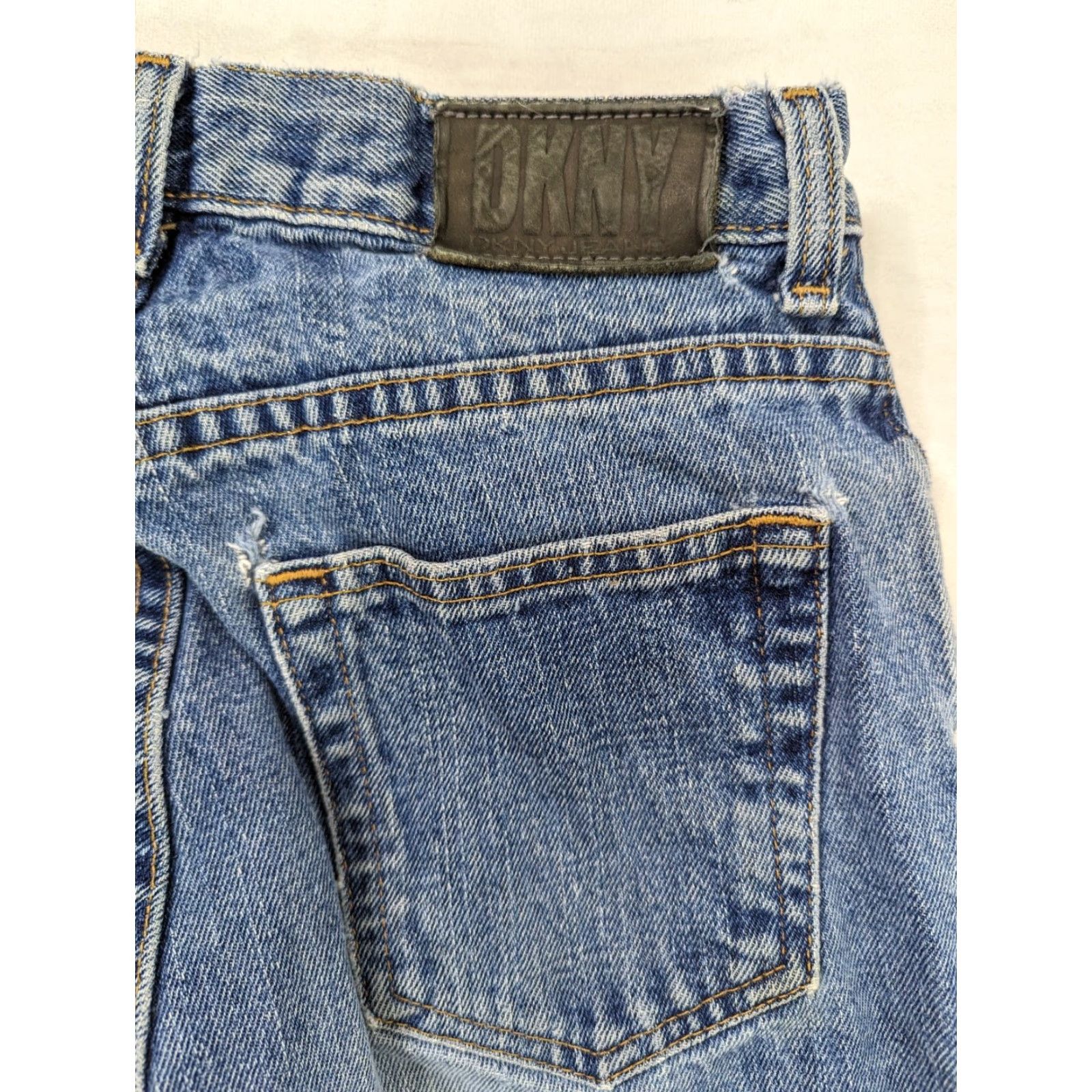 DKNY VINTAGE DKNY Mom Jeans Size 26/2 High Waist Tapered Leg Denim Women's V2J Jeans 80s Blue Mens Size 26" / US 2 / IT 38 - 4 Thumbnail
