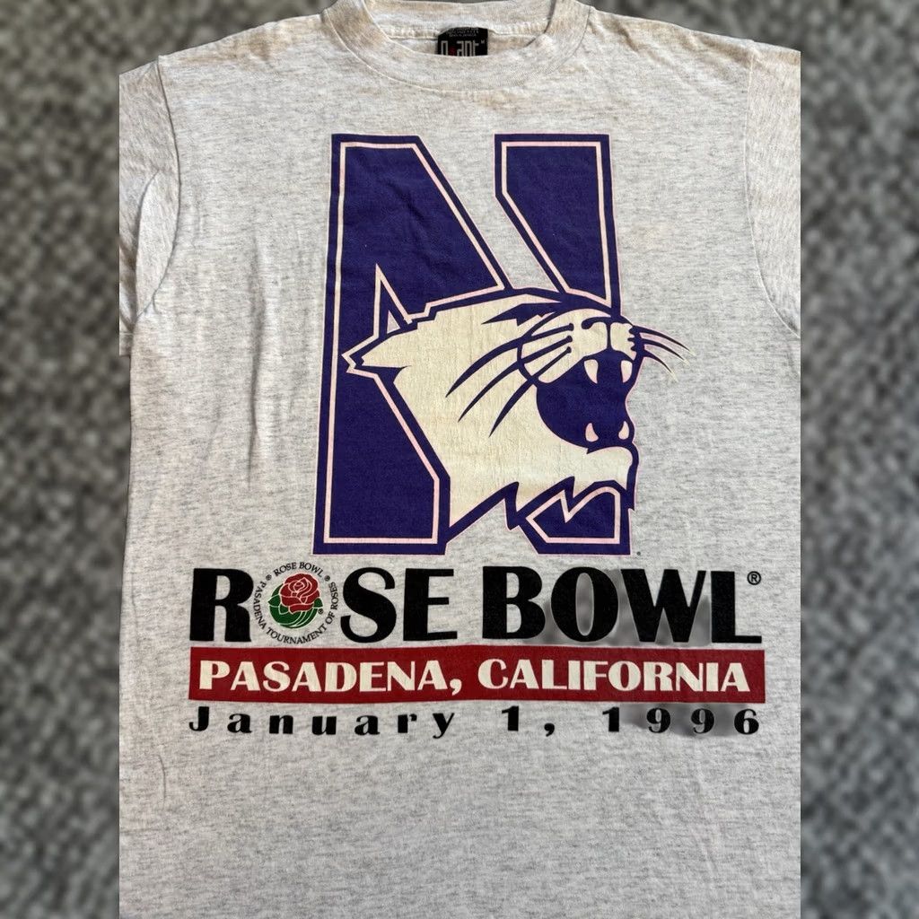 Vintage VINTAGE Northwestern Wildcats Rose Bowl Pasadena, California 1996 Giant T Shirt M Gray Men Size US M / EU 48-50 / 2 - 1 Thumbnail