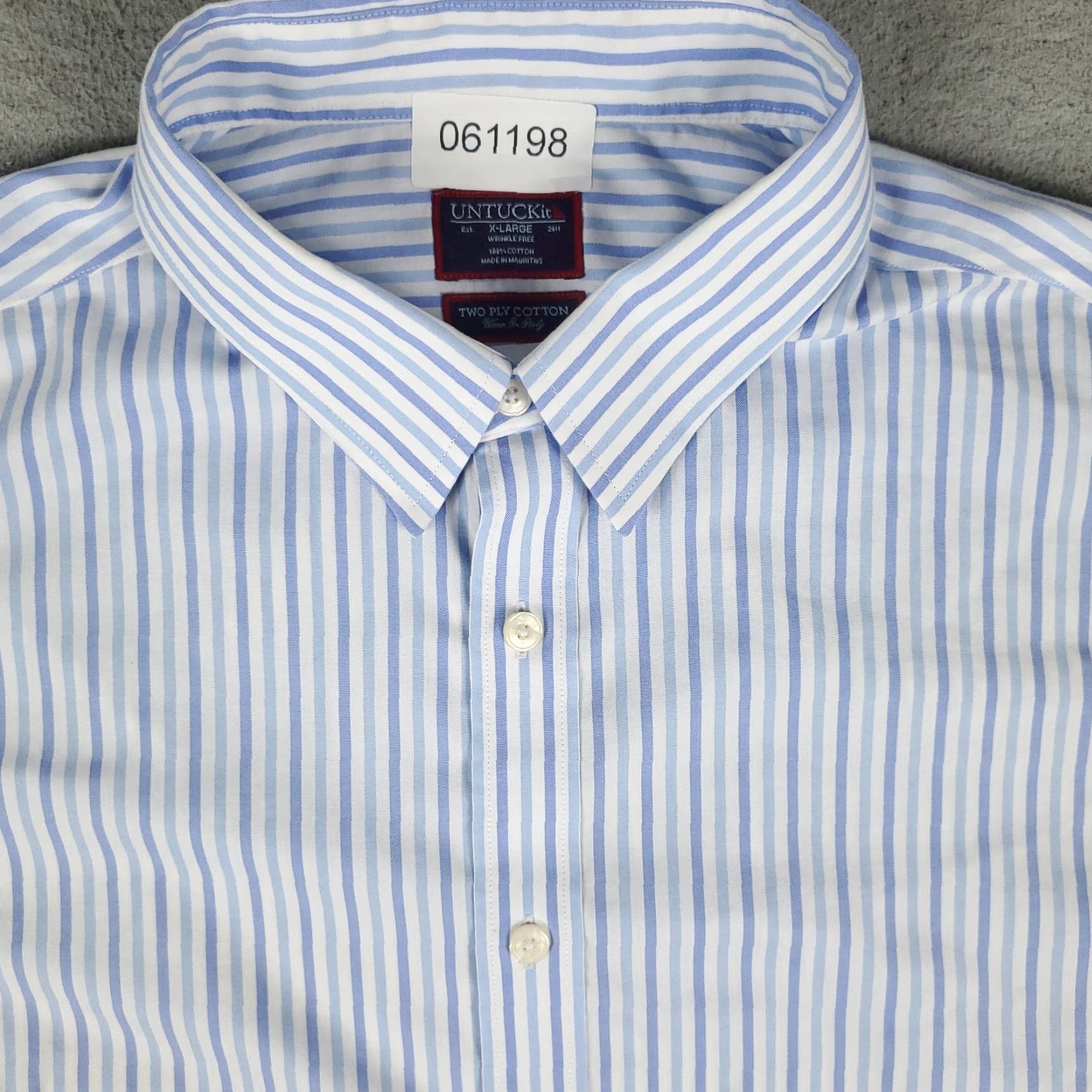 UNTUCKit UNTUCKit Blue Striped Button Up Shirt XL Mens Long Sleeve Casual Size US XL / EU 56 / 4 - 2 Thumbnail