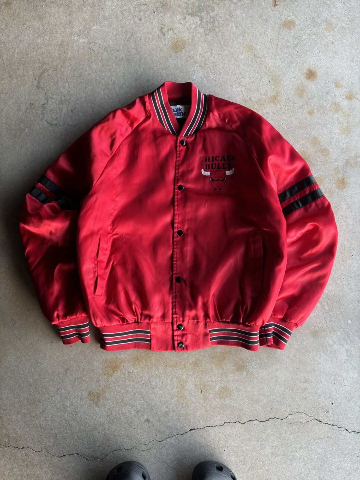 Chalk Line Vintage 90s Chalkline Chicago Bulls Satin Red Bomber Size US M / EU 48-50 / 2 - 1 Thumbnail