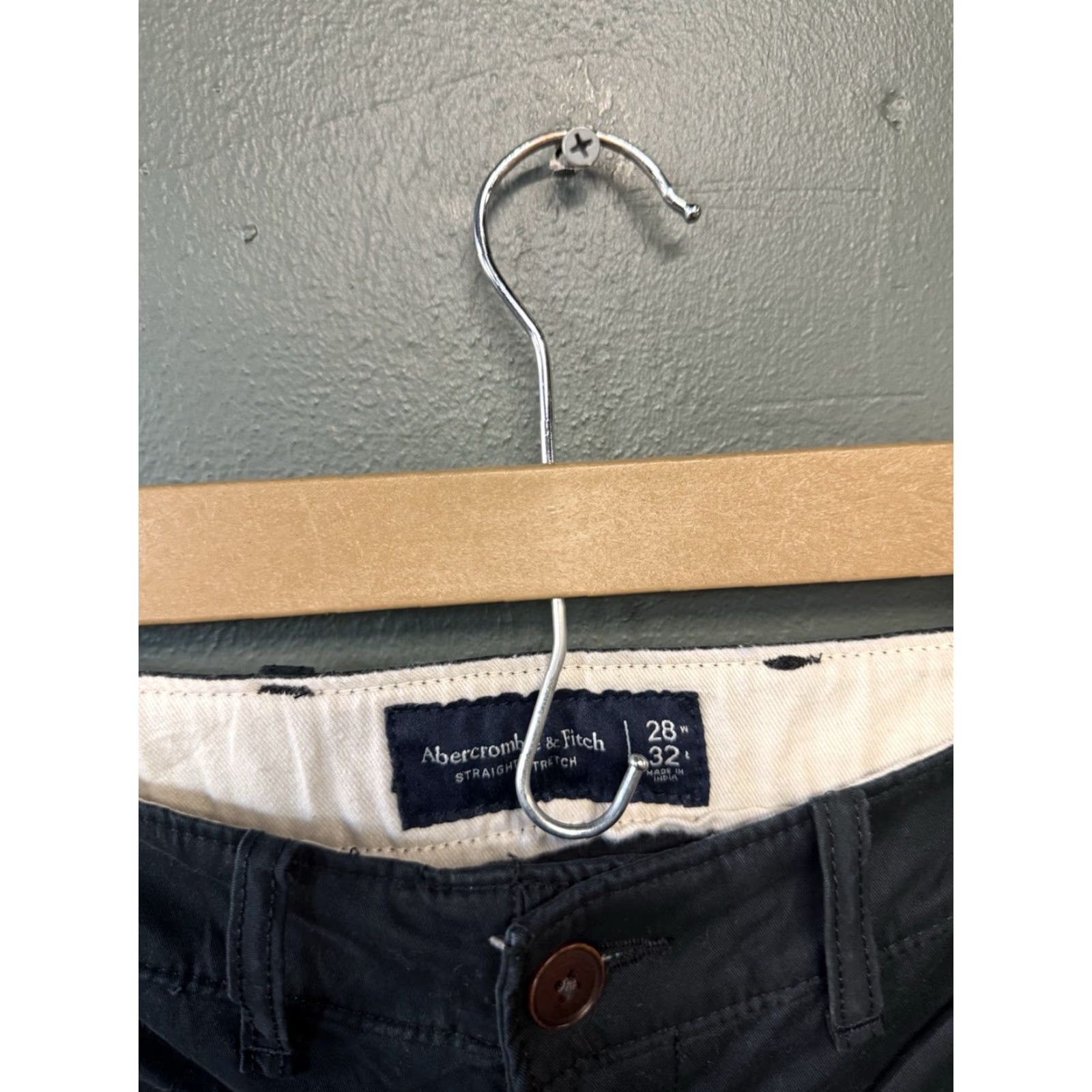 Abercrombie & Fitch Abercrombie & Fitch Mens Blue Chino Pants 28 x 32 Regular 28 Inseam 32 Color Blue Size 28 Chino Mens Size US 28 / EU 44 - 3 Thumbnail