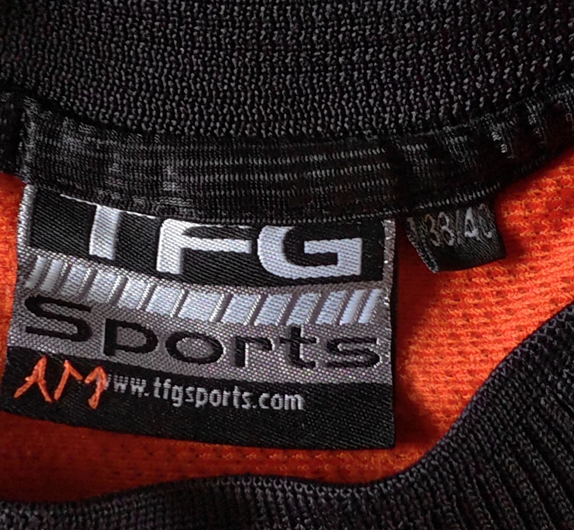 Other Dundee United 2000 Home jersey Scotland TFG Size US M / EU 48-50 / 2 - 5 Thumbnail
