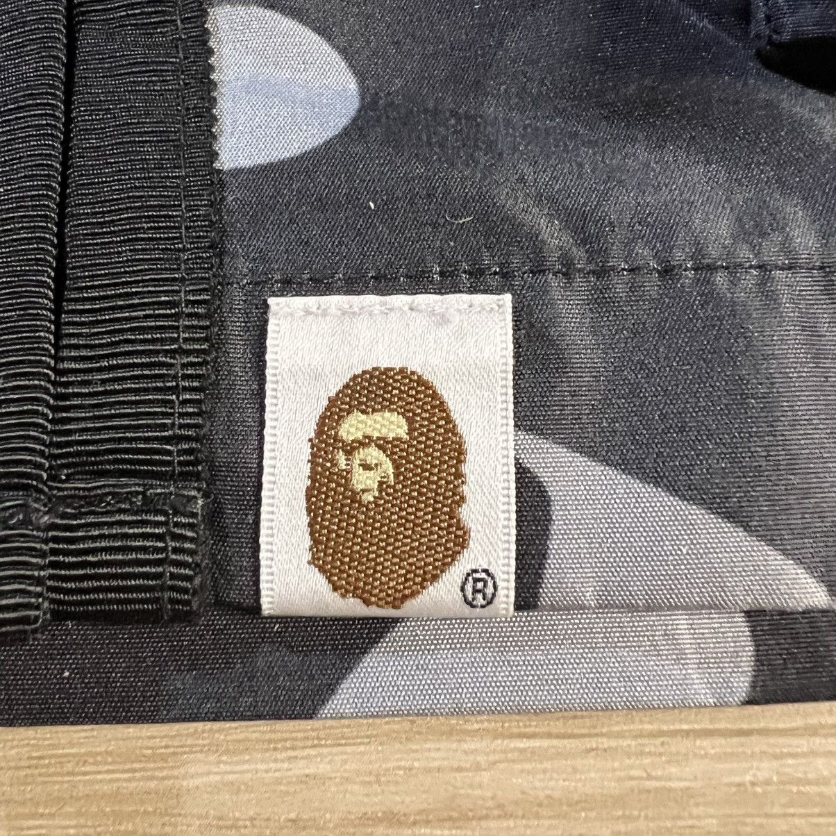 Bape BAPE FW19 Black Gradation Camo Shark Mask Windbreaker Jacket Size US L / EU 52-54 / 3 - 10 Thumbnail