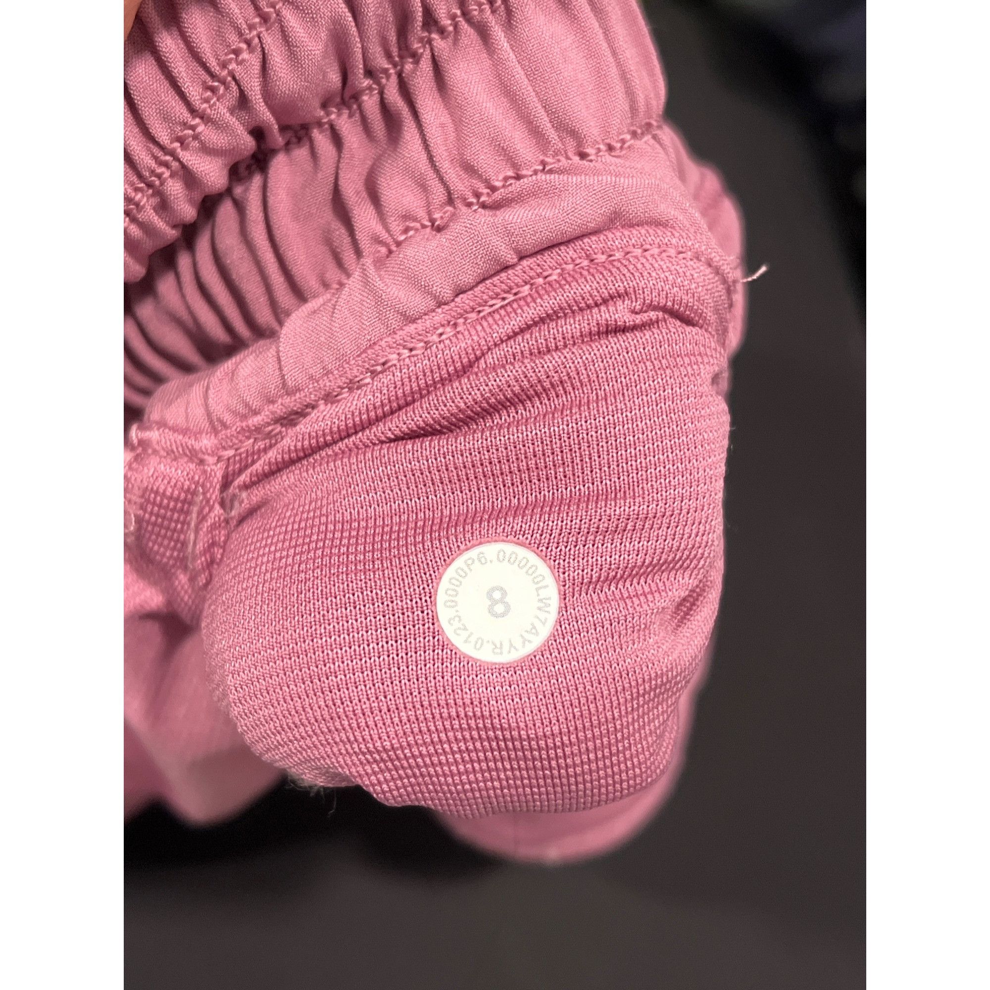 Lululemon 𝓛𝓾𝓵𝓾𝓵𝓮𝓶𝓸𝓷 Hotty Hot High-Rise Lined Short 2.5"Velve Size 30" / US 8 / IT 44 - 3 Thumbnail