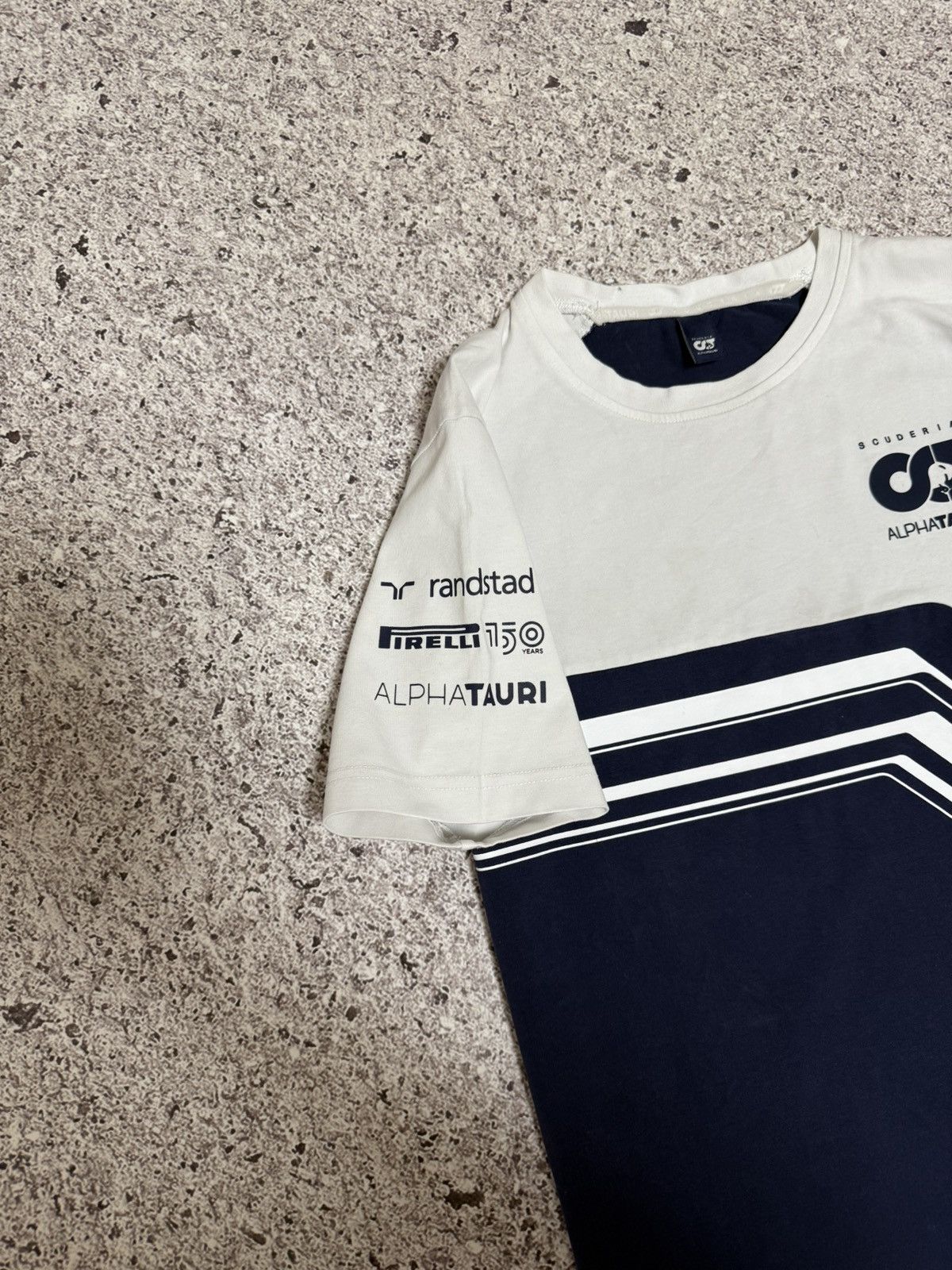 Alpha Industries × Ferrari Rare Scuderia AlphaTauri 2023 Team Racing Retro T-Shirt Size US XS / EU 42 / 0 - 11 Thumbnail