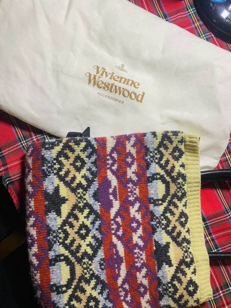 Other vivienne westwood size os Medium size woolen ball Size ONE SIZE - 2 Thumbnail