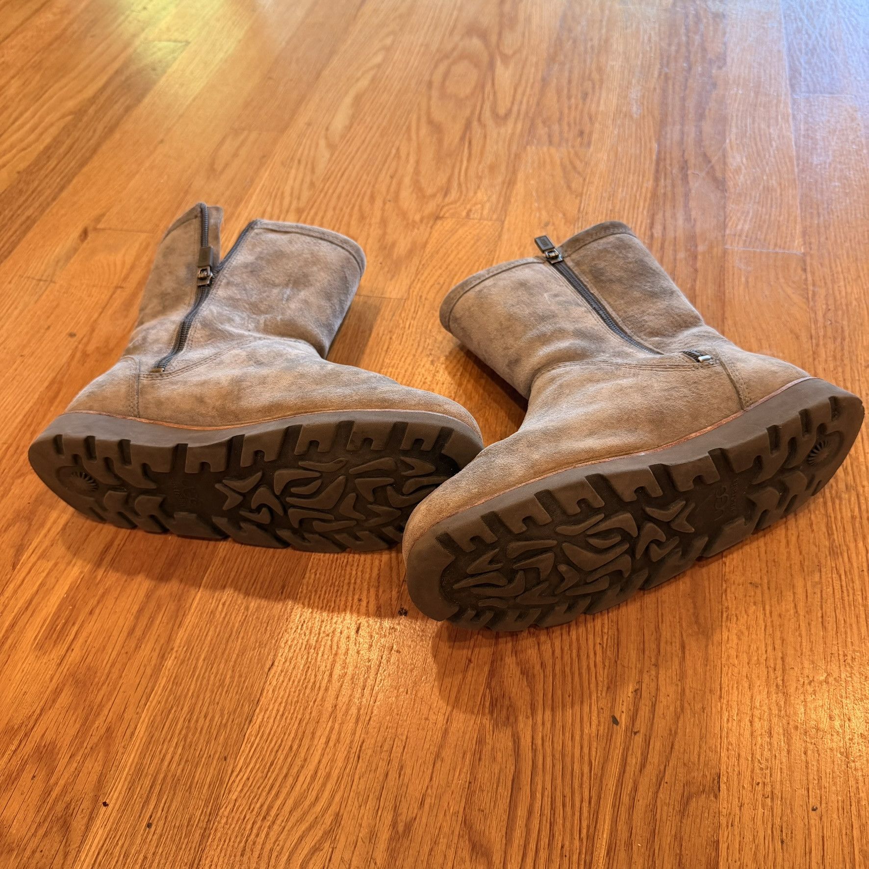 Ugg UGG Selia Zip Winter Boots Women Size 7 Gray Size US 8 / IT 38 - 2 Thumbnail