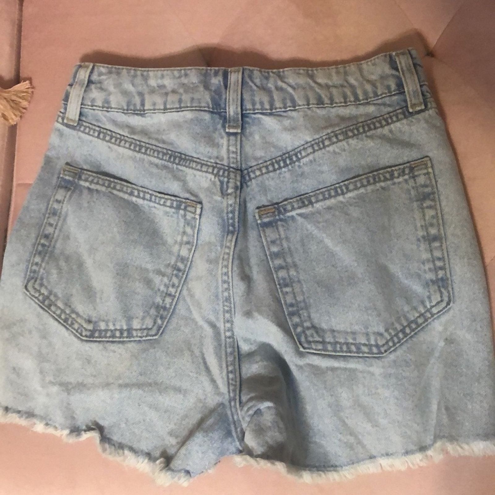 H&M H&M Divided • light wash Blue Jean shorts • Size 2 Size 24" / US 00 / IT 34 - 2 Thumbnail