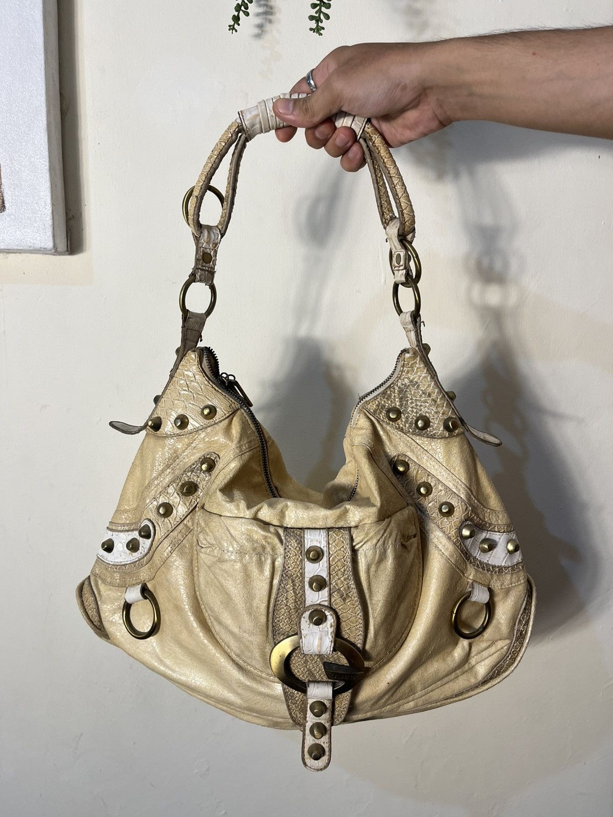 Guess Vtg guess big logo hobo bag Size ONE SIZE - 1 Thumbnail