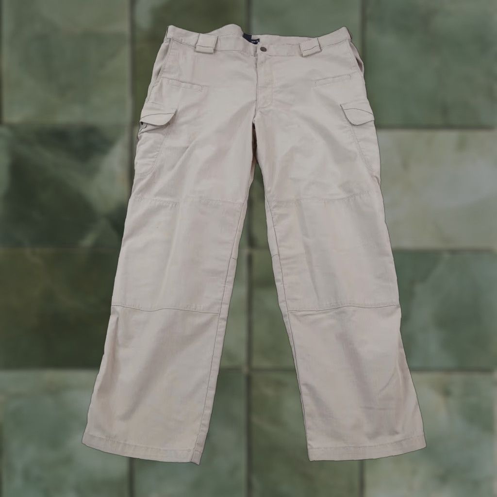 Vintage 5.11 Tactical Mens Cargo Pants Beige Straight Leg 40x30 Ripstop Pockets Size US 40 / EU 56 - 1 Thumbnail