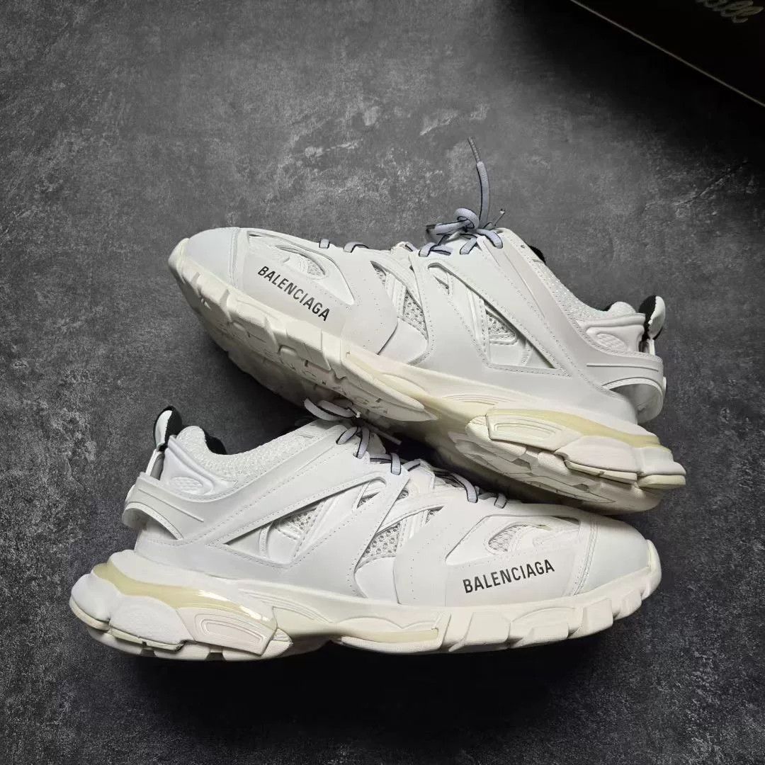 Balenciaga Balenciaga White Lowtop Sneakers 43 Men Size US 10 / EU 43 - 1 Thumbnail