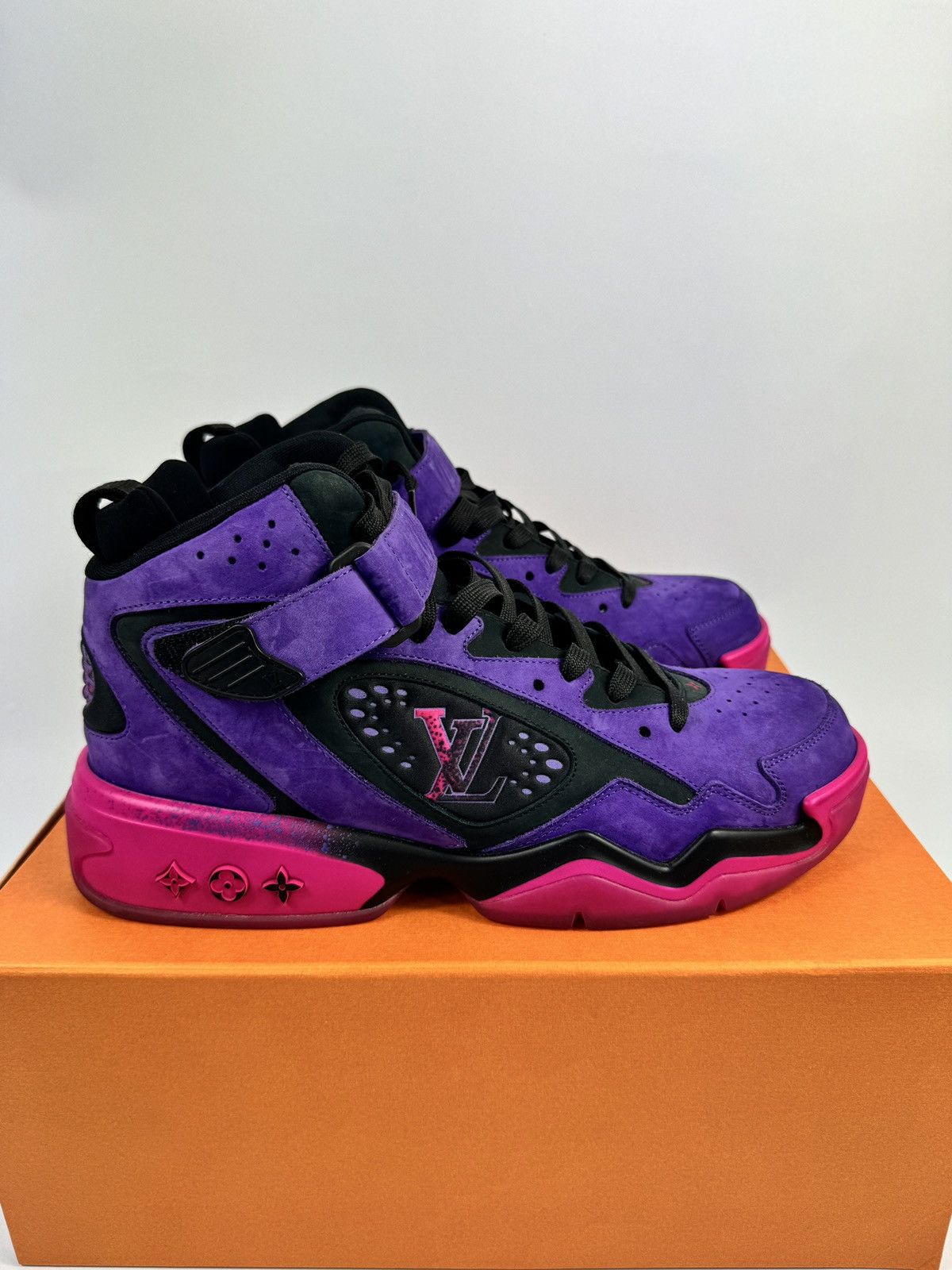 Louis Vuitton x VIRGIL ABLOH BASKETBALL LV 2 SNEAKERS Size US 10 / EU 43 - 6 Thumbnail