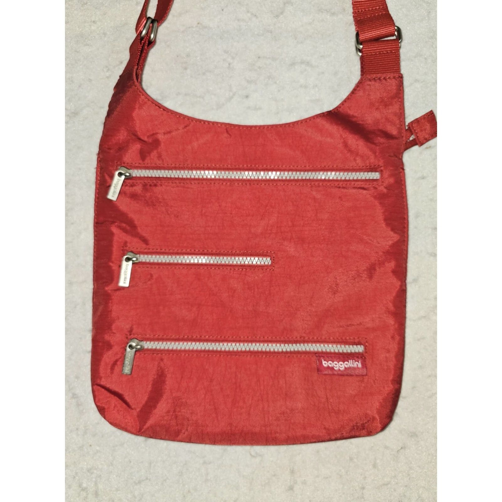 Vintage baggallini Signature Red Nylon Crossbody Bag Medium Blue Lining Size ONE SIZE - 4 Thumbnail