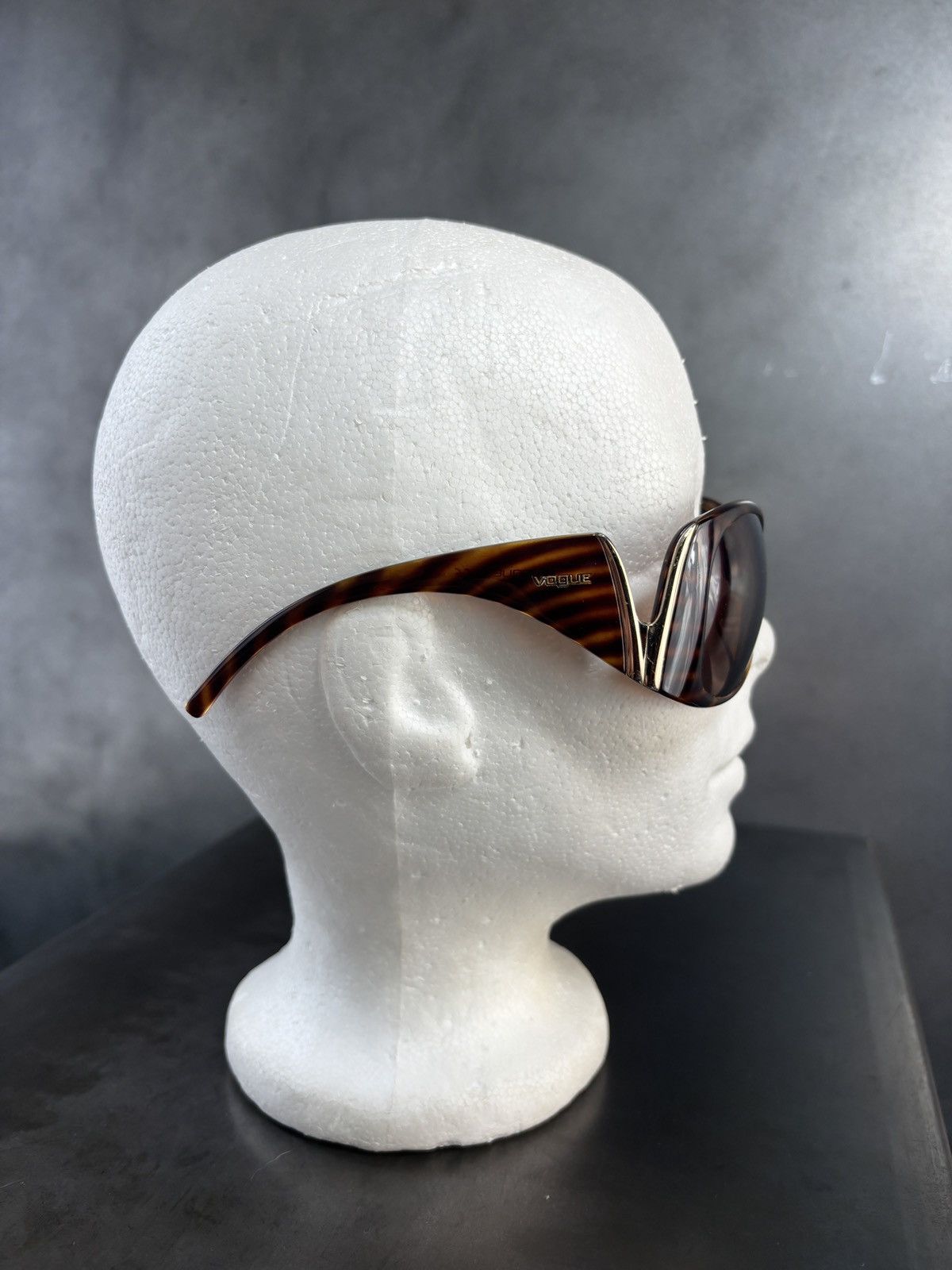 Vintage × Vogue 2000s Vintage Vogue Sunglasses Drop Arm VO 2519-S Y2K Glam Size ONE SIZE - 19 Thumbnail