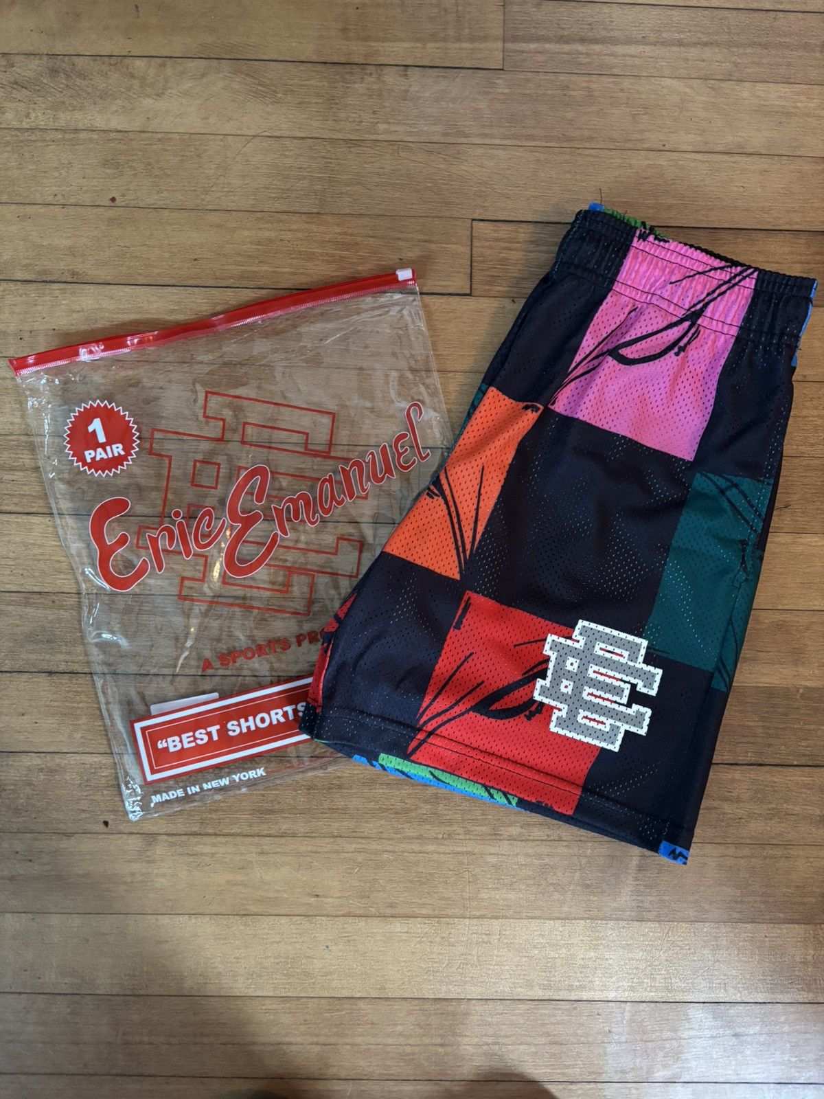 Eric Emanuel × Matty Boy Eric Emanuel x Matty Boy Multi Color 99 eyes Shorts Size US 28 / EU 44 - 1 Thumbnail