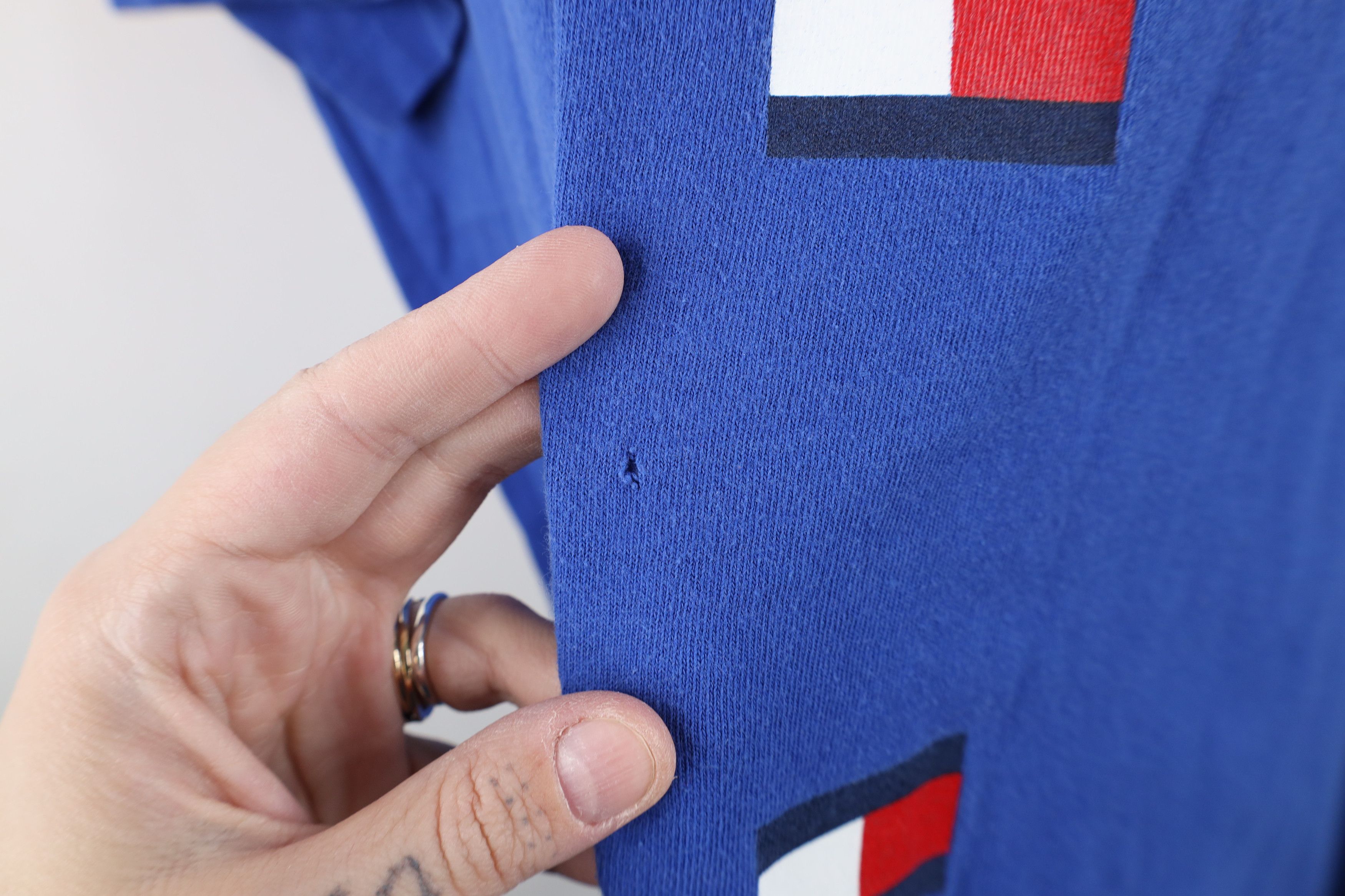 Tommy Hilfiger Vintage 90s Tommy Hilfiger Spell Out Big Logo T-Shirt USA Size US XXL / EU 58 / 5 - 10 Thumbnail