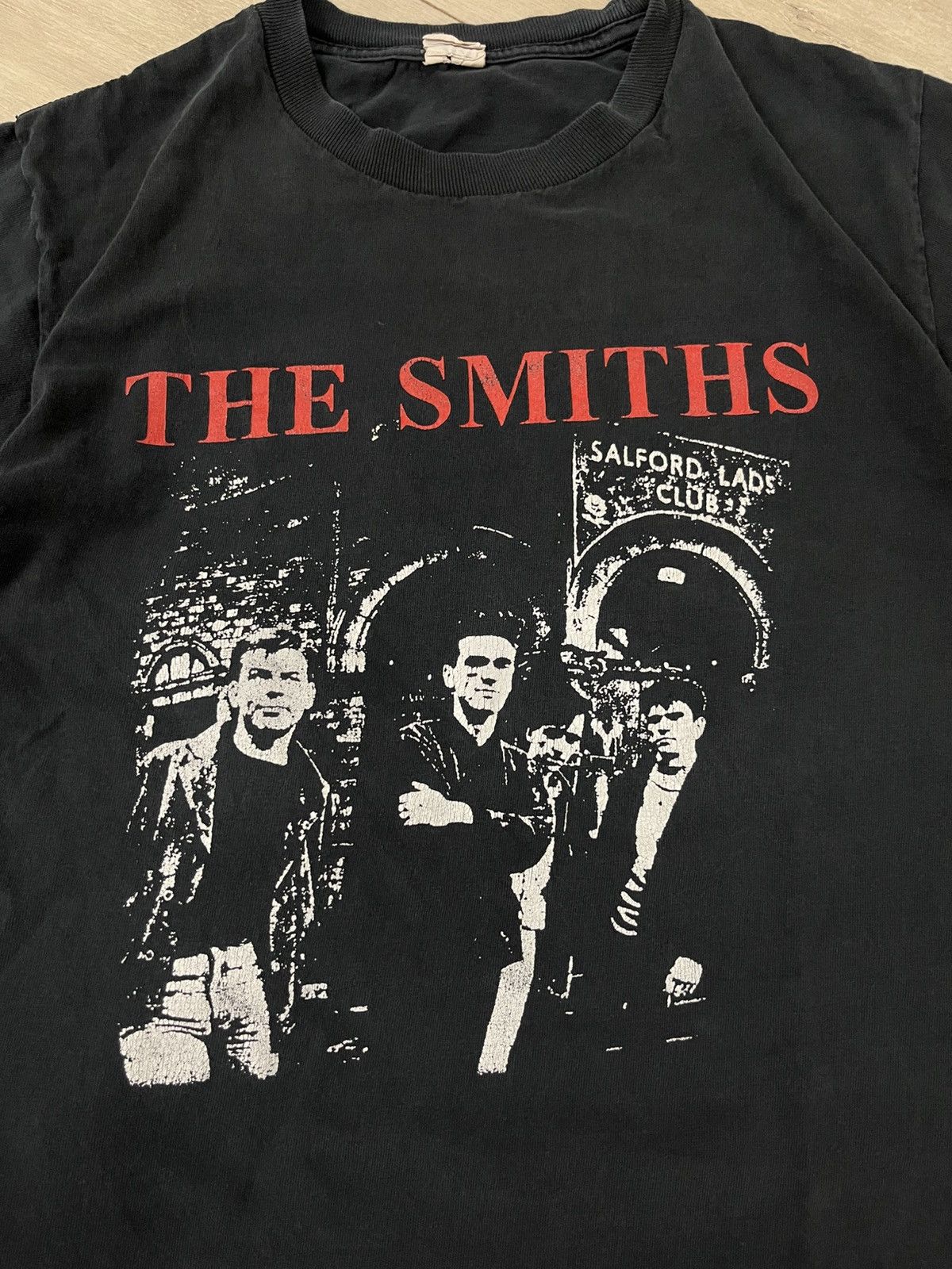Band Tees 🔥90'S THE SMITHS VINTAGE THE QUEEN IS DEAD T SHIRT Size US S / EU 44-46 / 1 - 2 Thumbnail