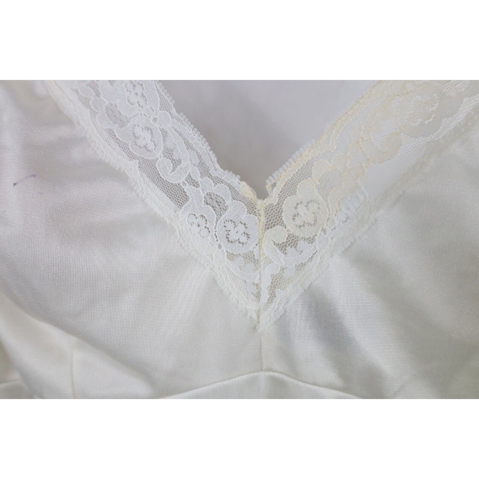 Vintage Vintage 70s Sheer Silky Nylon Lace Flower Night Gown Slip Size XL / US 12-14 / IT 48-50 - 7 Thumbnail