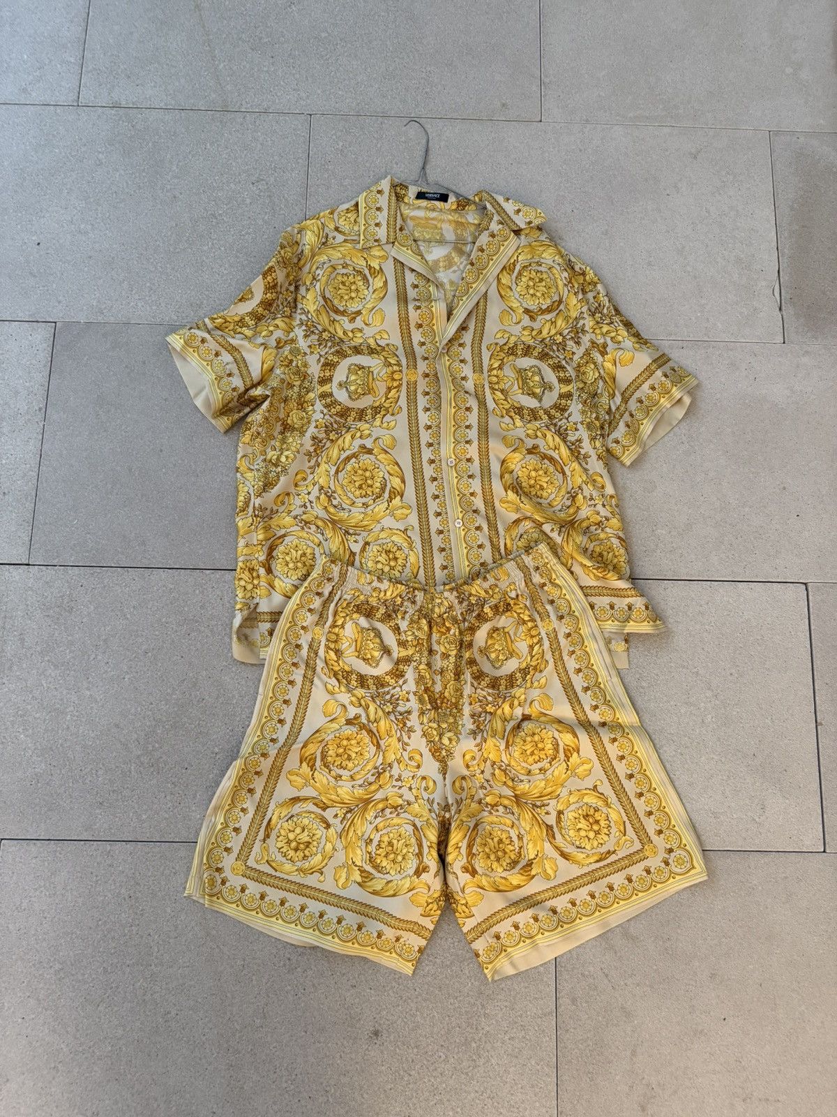 Versace Versace Beige & Yellow Barocco Silk Shirt & Shorts Set Size US L / EU 52-54 / 3 - 3 Thumbnail
