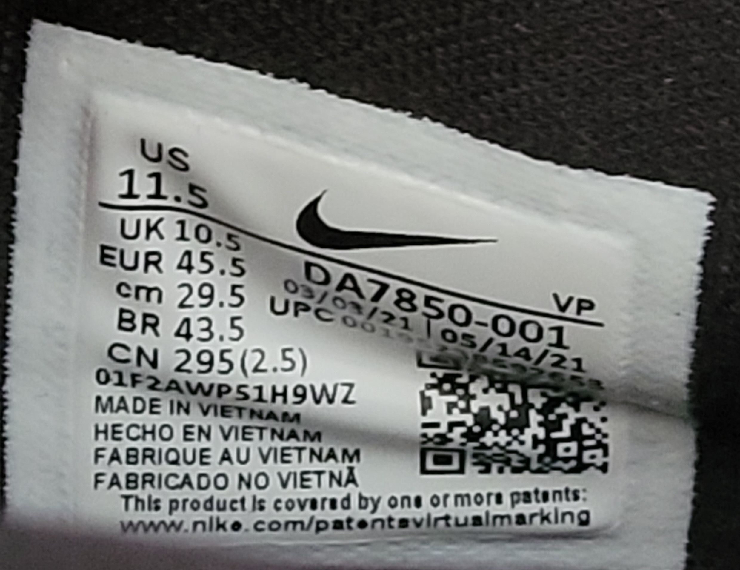 Nike Black White Volt Size US 11.5 / EU 44-45 - 8 Thumbnail