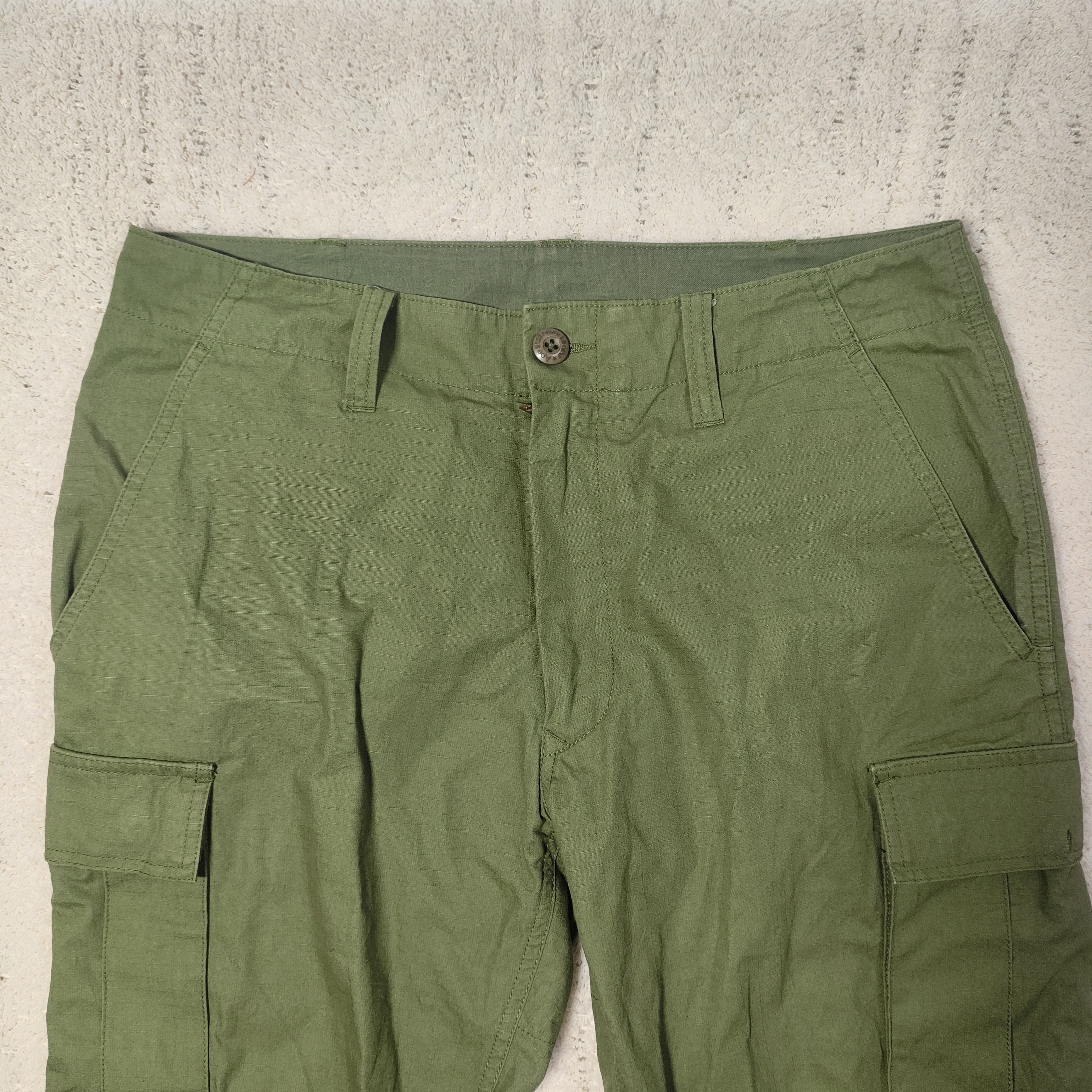 Bape Bape Fur Back Pocket Cargo Shorts Size US 32 / EU 48 - 2 Thumbnail