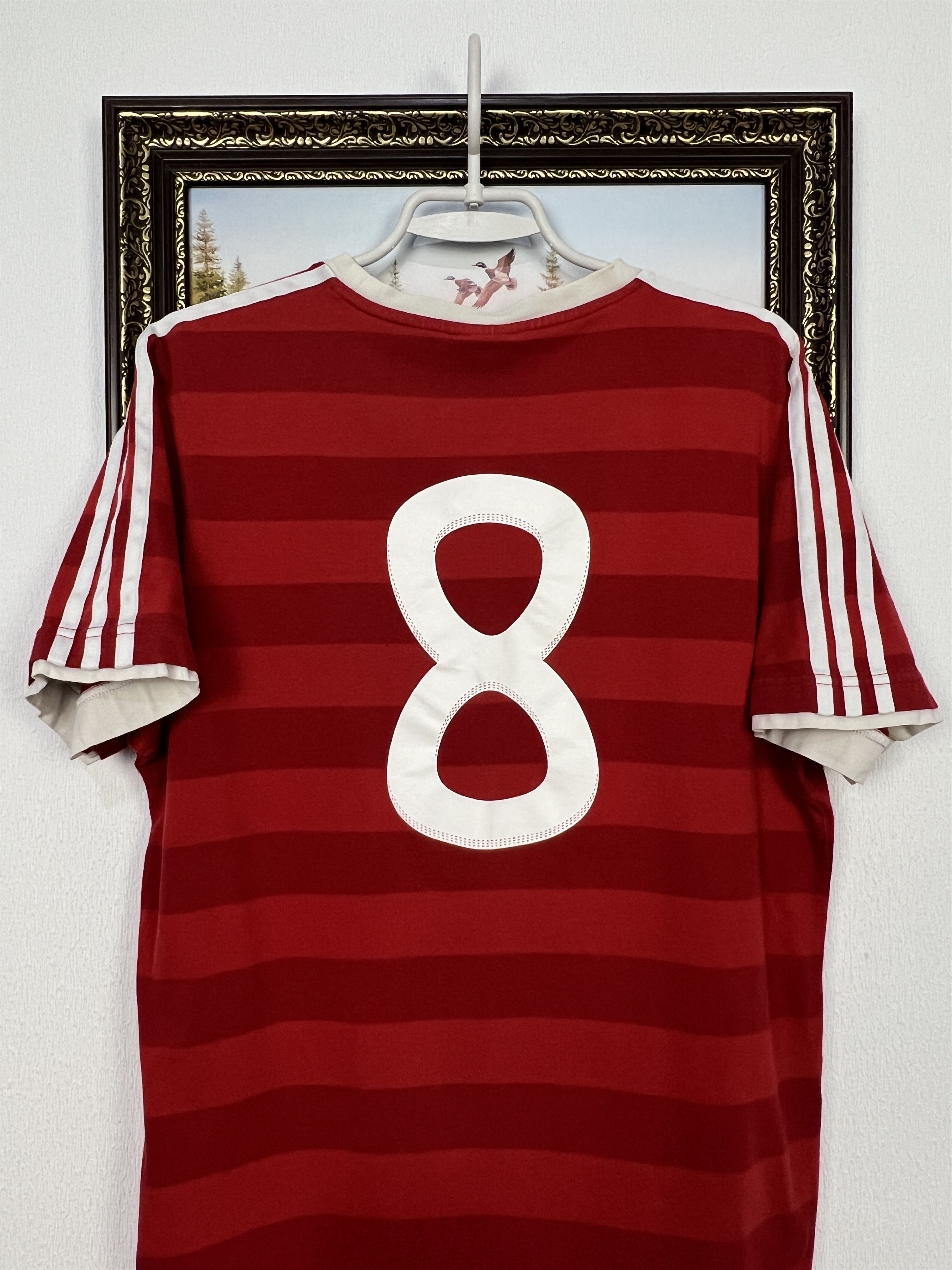 Adidas Vintage Adidas Liverpool Football Train Shirt #8 Gerrard Size US L / EU 52-54 / 3 - 14 Thumbnail