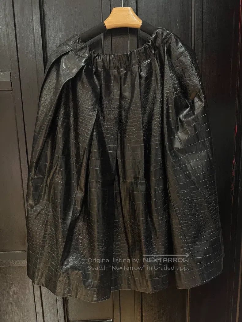 Comme des Garcons Comme Des Garcons size XS Crocodile embossed leather pleat Size 22" - 1 Thumbnail