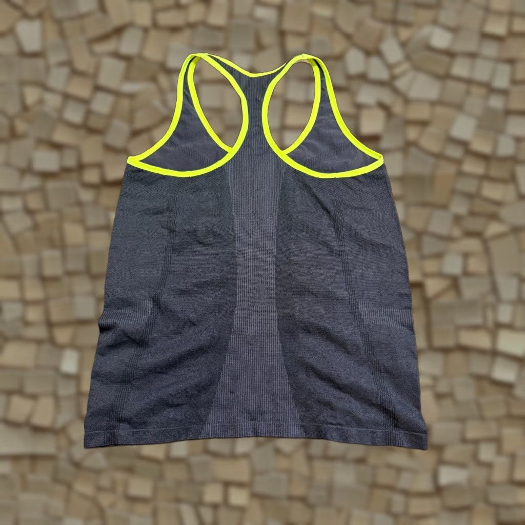 Avia AVIA Tank Top Womens XL Racerback Athletic Wear Gray Green Sleeveless Pullover Casual Modern Basic Shirt Size XL / US 12-14 / IT 48-50 - 1 Thumbnail