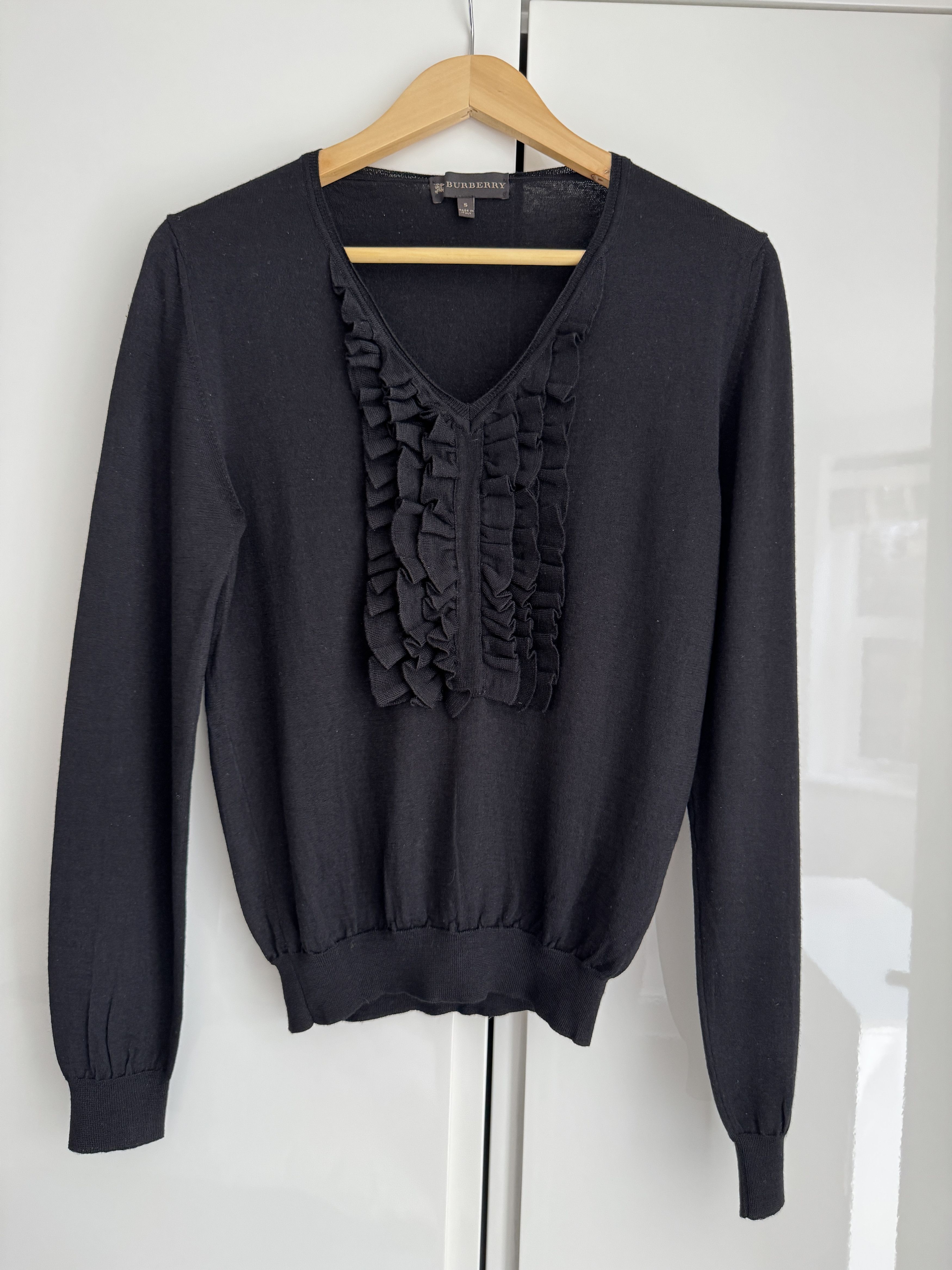 Burberry Prorsum Rare Burberry Prorsum size s frill front v neck sweater Size S / US 4 / IT 40 - 1 Thumbnail