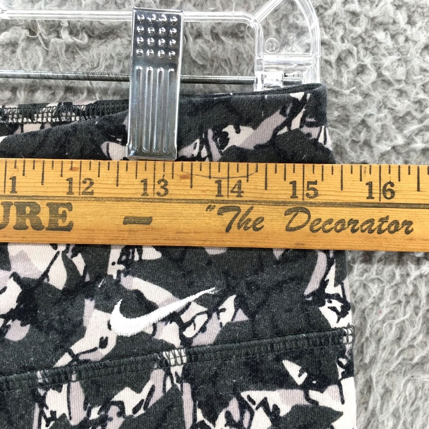 Nike Nike Skinny Leggings Pants Womens L Gray Camo Pull On Mid Rise 30x27.5 Nike Dri-FIT Leggings Womens L Camouflage Gray Pull On Activewear Pants Size 36" / US 14 / IT 50 - 3 Thumbnail