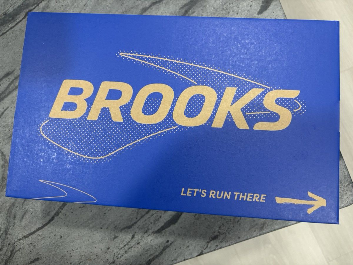 Brooks Adrenaline GTS 24 for sale Size US 10 / EU 43 - 7 Thumbnail