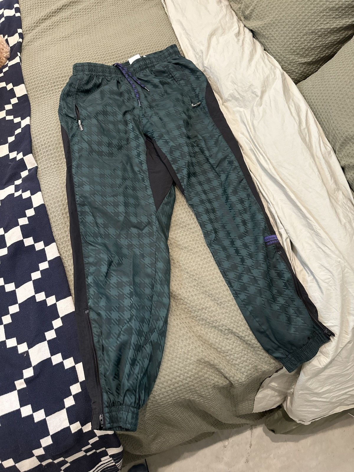 Adidas Adidas Polyester Pants – Rare – Size M – Very Good Condition Size US 32 / EU 48 - 1 Thumbnail
