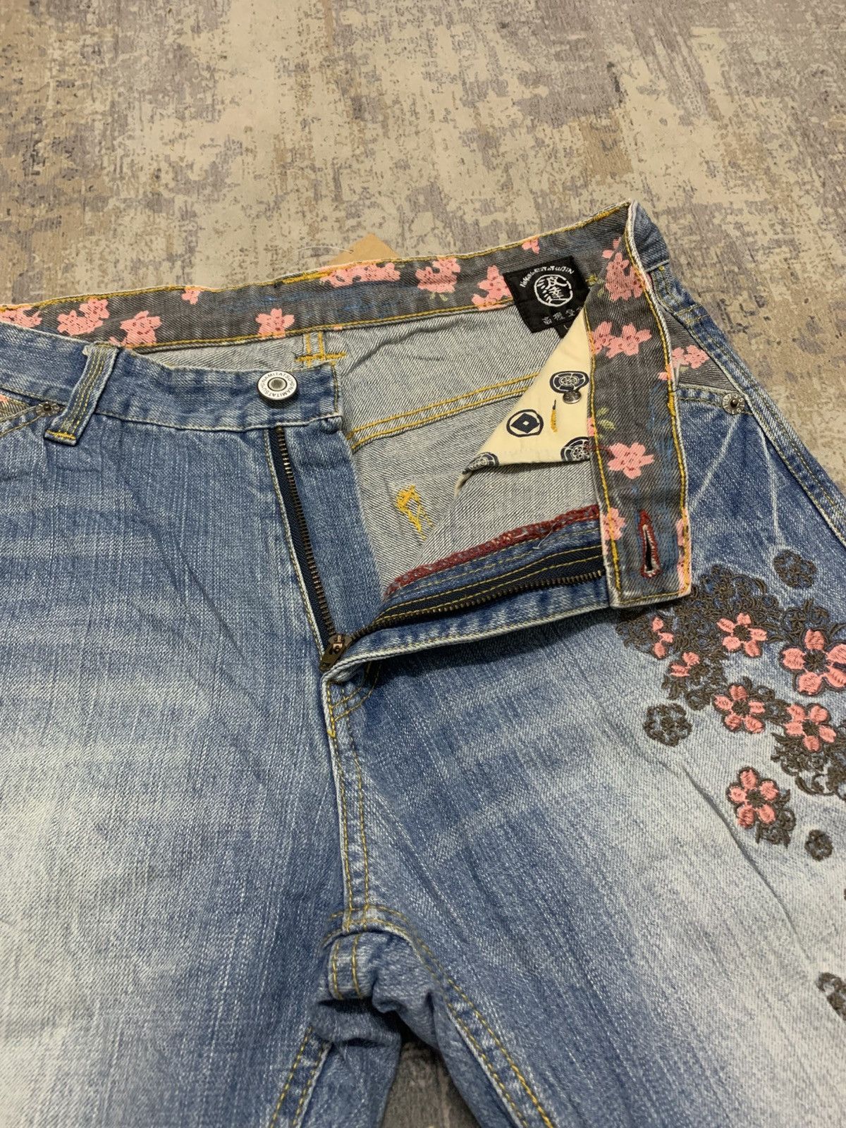 Japanese Brand Rare Namitatsu Japanese Embroidered Sakura Sukajan Denim Size US 33 - 5 Thumbnail