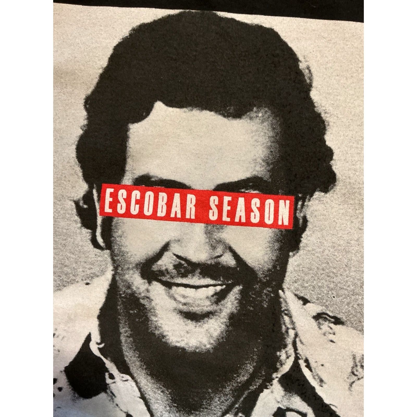 Vintage VINTAGE The Holy Couture Pablo Escobar Mugshot Black Graphic T-Shirt L Men Size US L / EU 52-54 / 3 - 7 Thumbnail