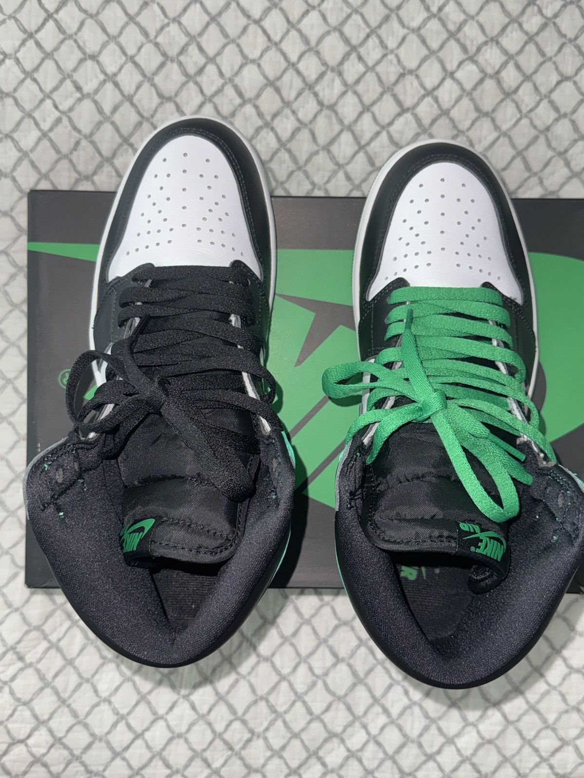 Jordan Brand Jordan 1 Retro High OG ‘ Lucky green ’ Size US 9.5 / EU 42-43 - 3 Thumbnail