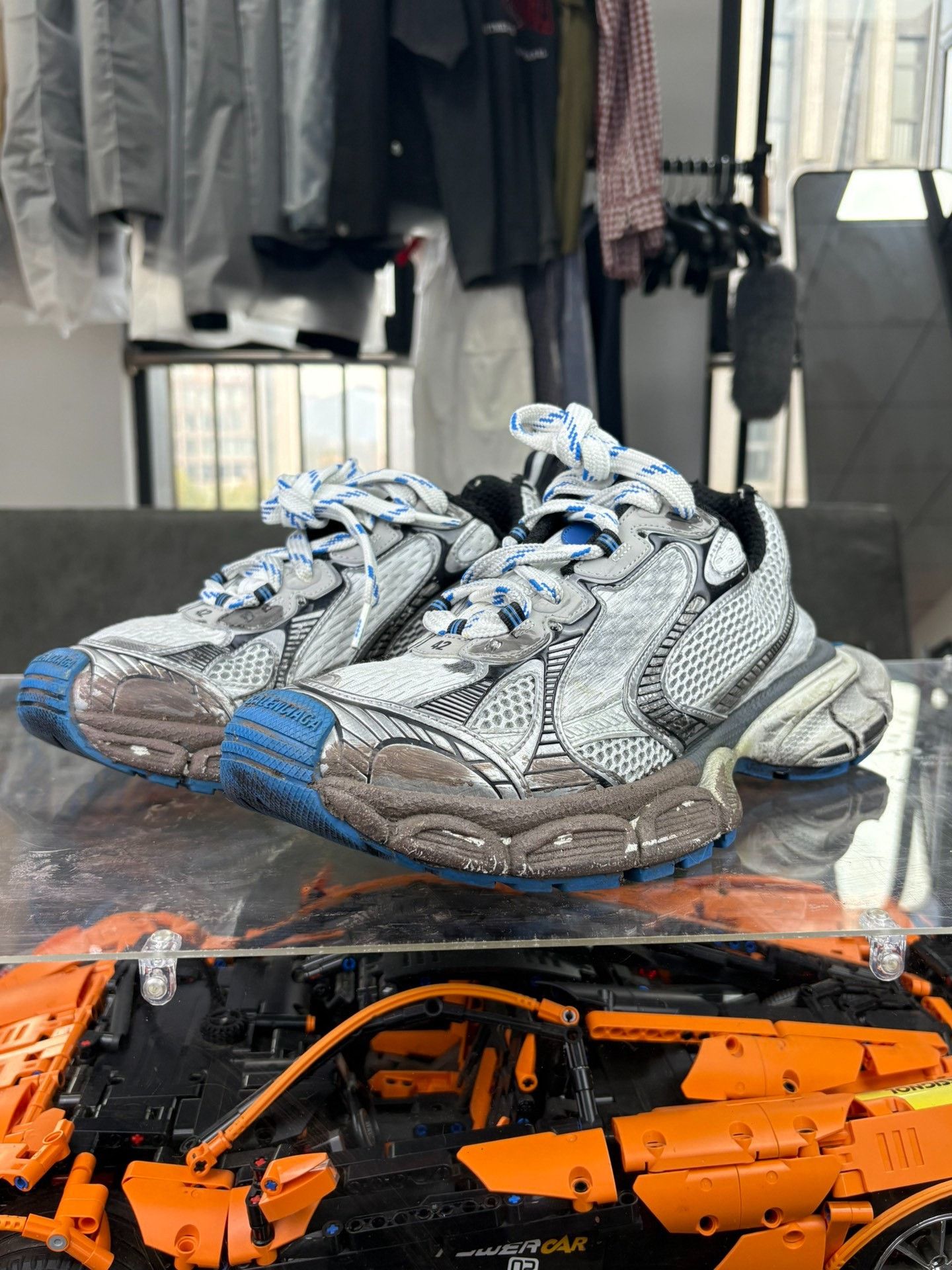 Balenciaga Balenciaga Distressed Blue Lowtop Sneakers 9 Men Size US 9 / EU 42 - 1 Thumbnail