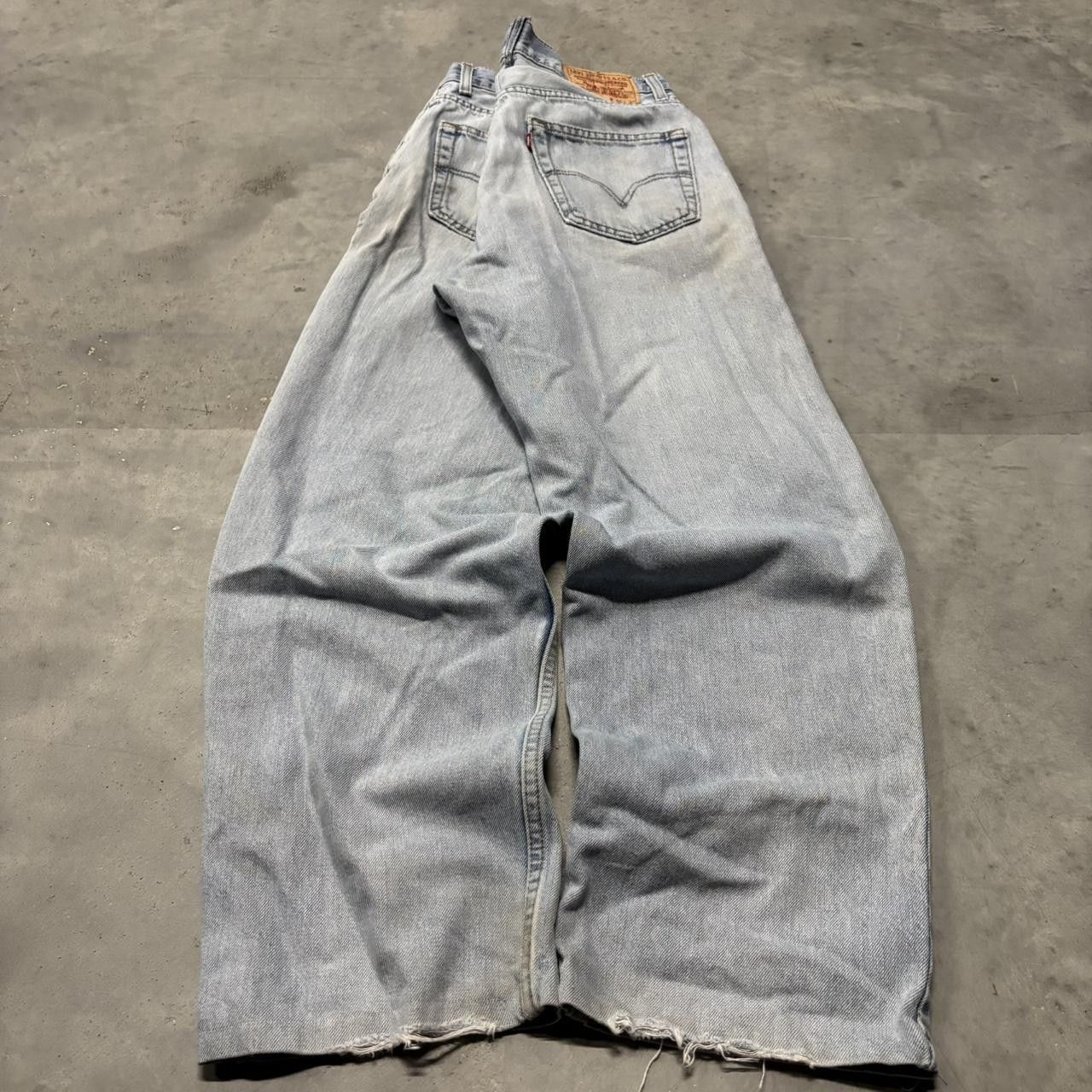 Levi's × Vintage Crazy Vintage Y2K/2000s Faded Light Wash Levi’s Distressed Denim Jeans! Size US 31 - 4 Thumbnail