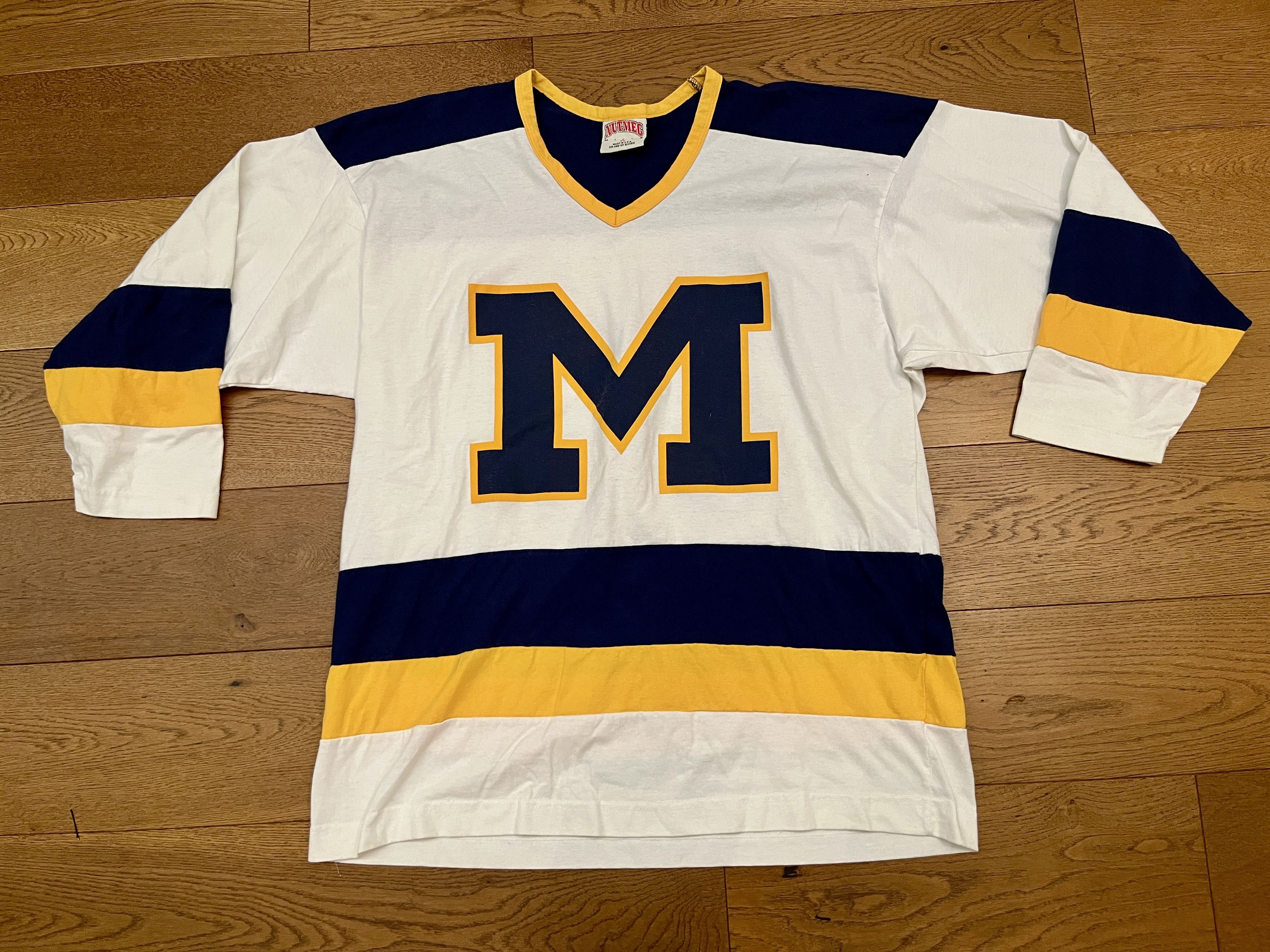 Vintage Vintage 90s Nutmeg Michigan Wolverines Hockey Jersey Top XL Size US XL / EU 56 / 4 - 1 Thumbnail