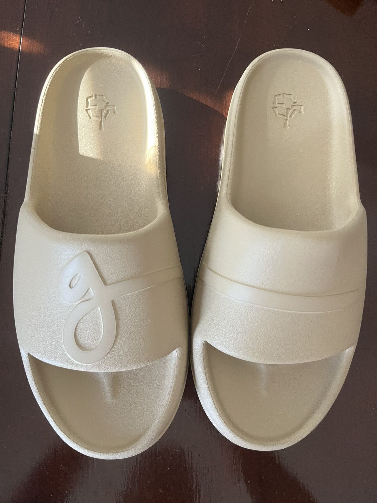 John Geiger John Geiger Slides in Tan - Size 11 Size US 11 / EU 44 - 2 Thumbnail