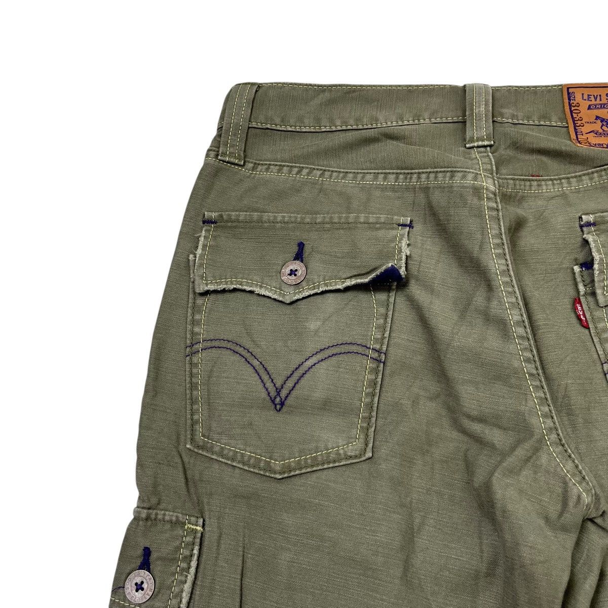 Levi's Vintage 60s Levi’s Cargo Pants | Olive Green | Size 30 Size US 30 / EU 46 - 12 Thumbnail