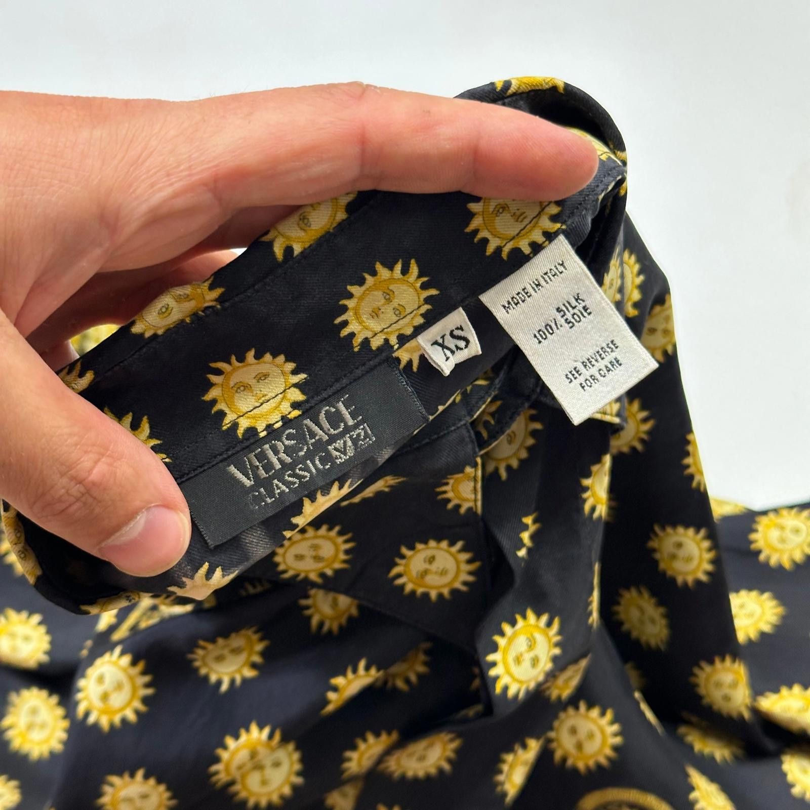 Versace Versace V2 Classic 90’s Silk Sun Print Shirt - XS (M) Size US S / EU 44-46 / 1 - 5 Thumbnail