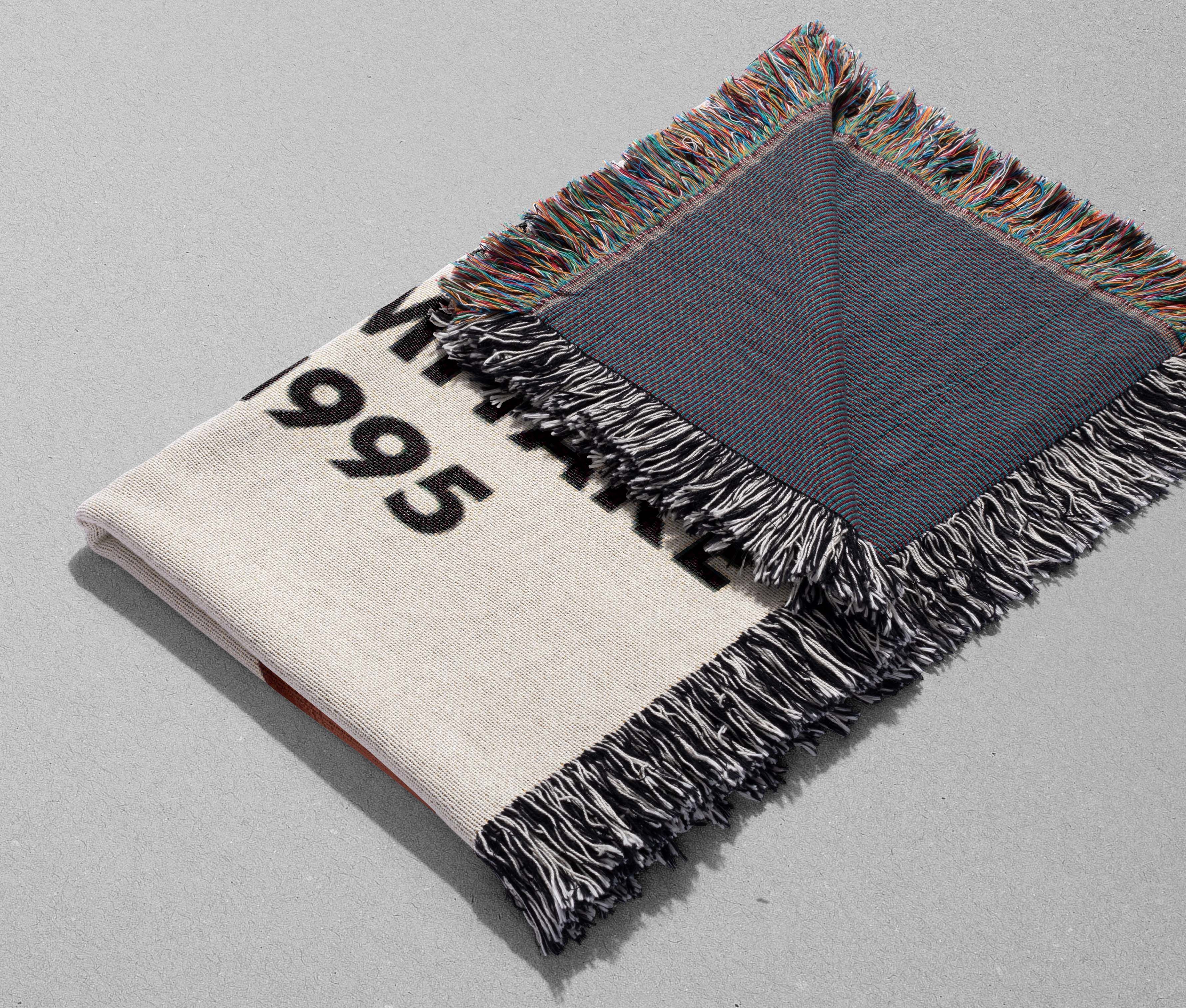 Issey Miyake Issey Miyake Blanket Woven Art Poster Book Gift Logo Size ONE SIZE - 3 Thumbnail
