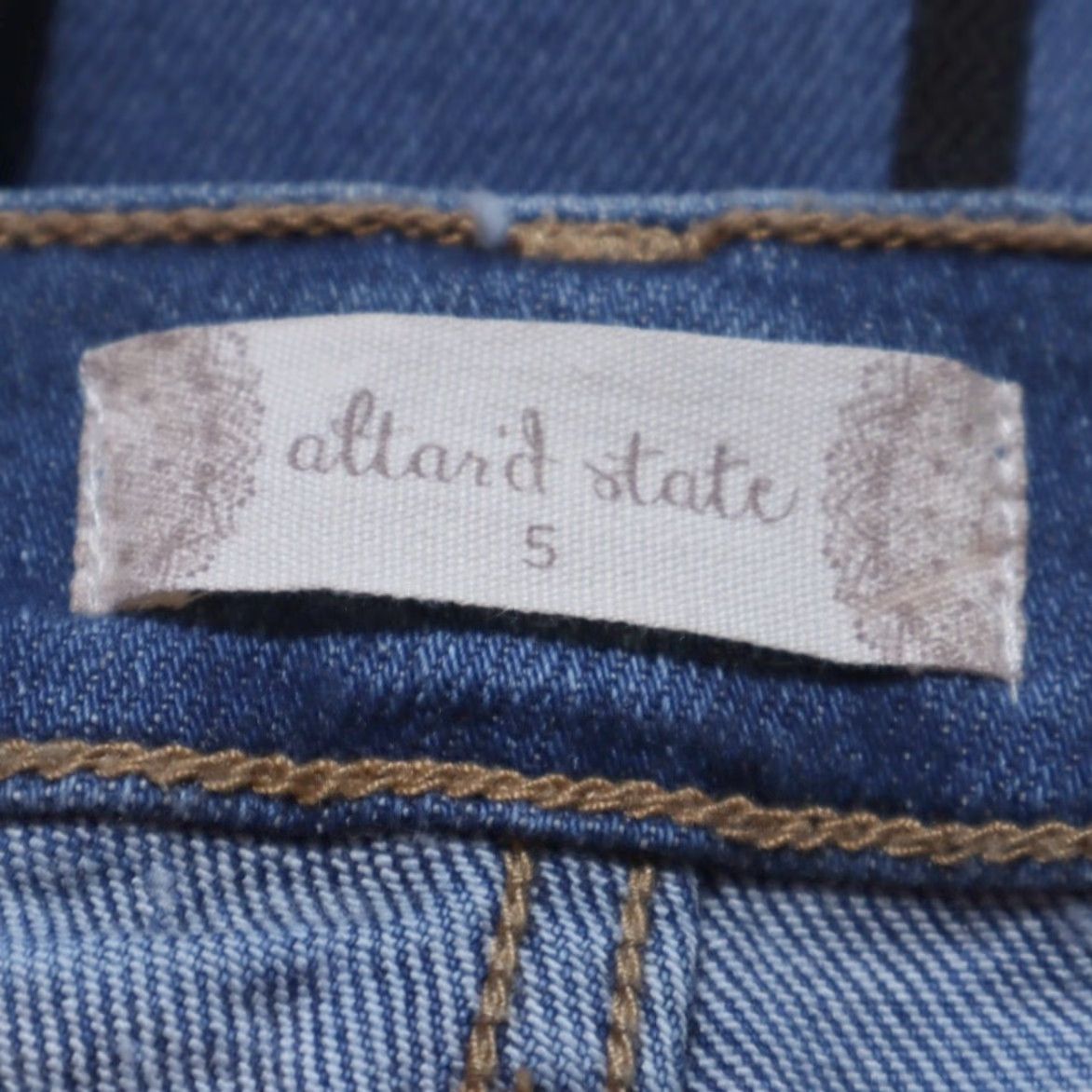 Vintage Altar'd State Stretch Medium Wash Distressed Cotton Denim Chino Shorts Blue Women's 5 Size 27" / US 4 / IT 40 - 5 Thumbnail