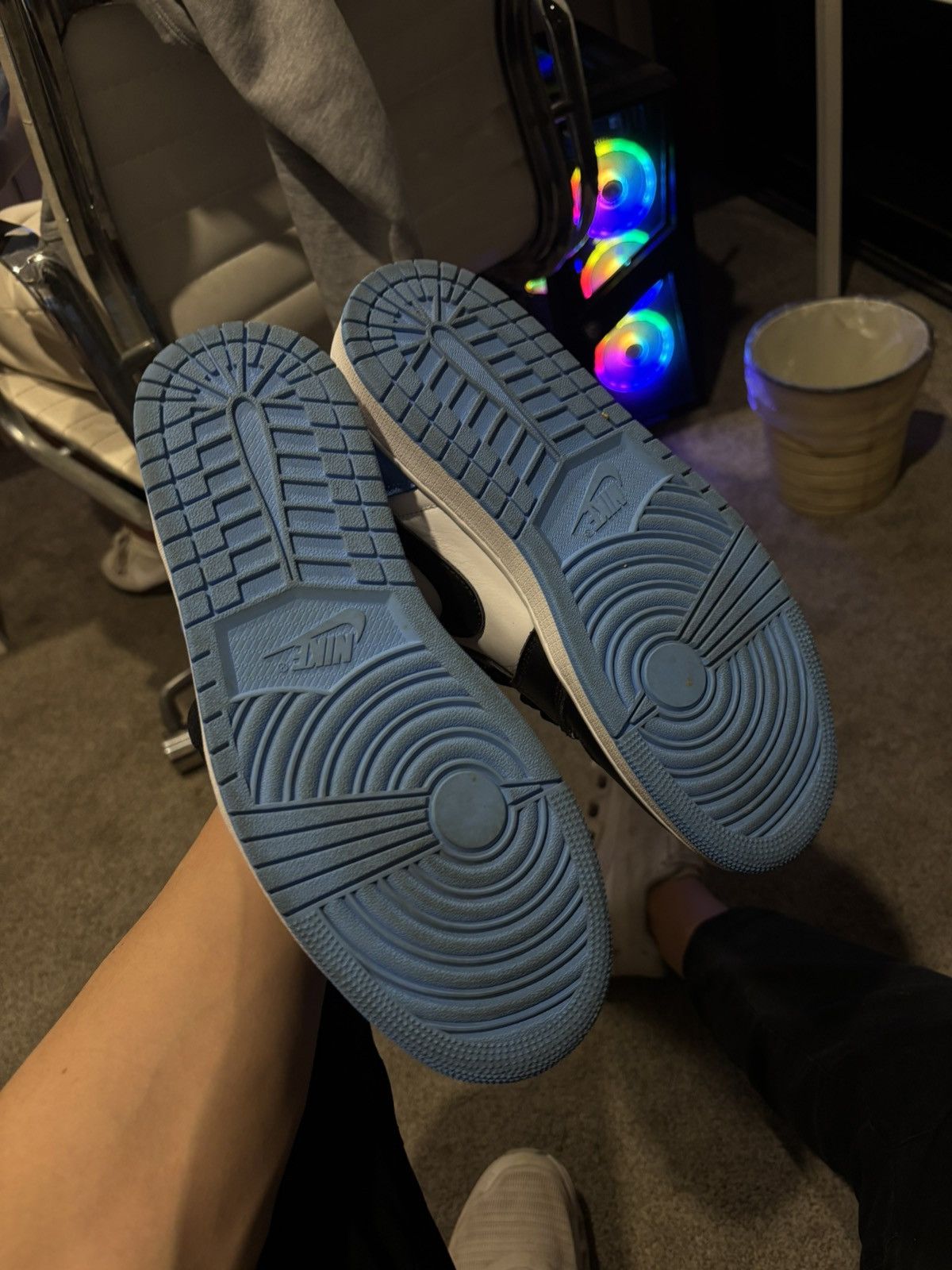 Jordan Brand Air Jordan 1 High UNC Size US 9 / EU 42 - 4 Thumbnail