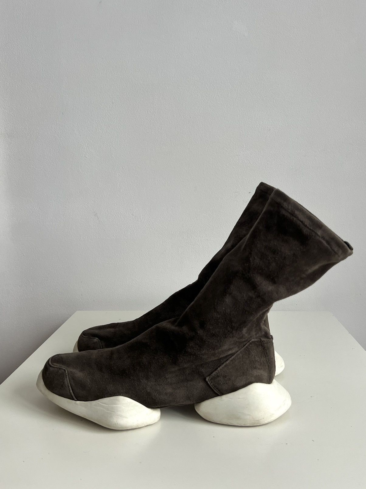 Rick Owens Rick Owens “Mastodon” Vicious Runner Dust Sneakers Size US 10 / EU 43 - 2 Thumbnail