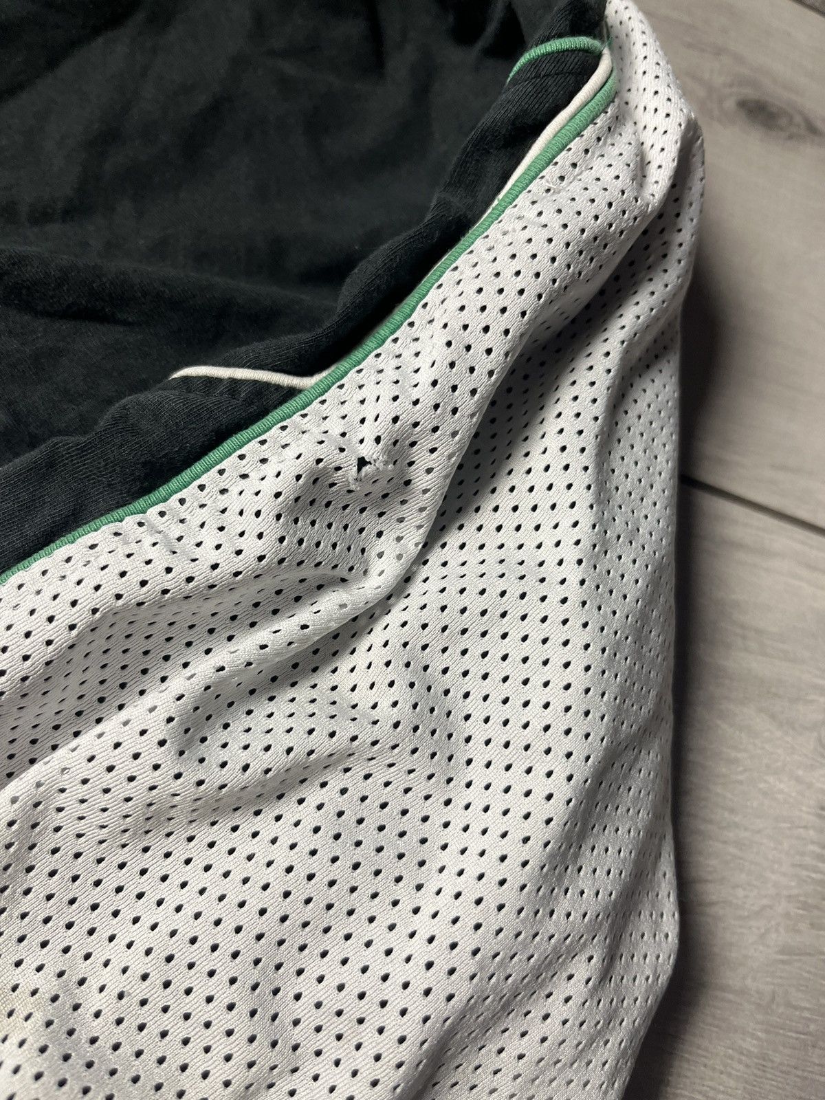 NBA Vintage NBA Boston Celtics sweatshirt 90s size XXLarge Size US XXL / EU 58 / 5 - 4 Thumbnail