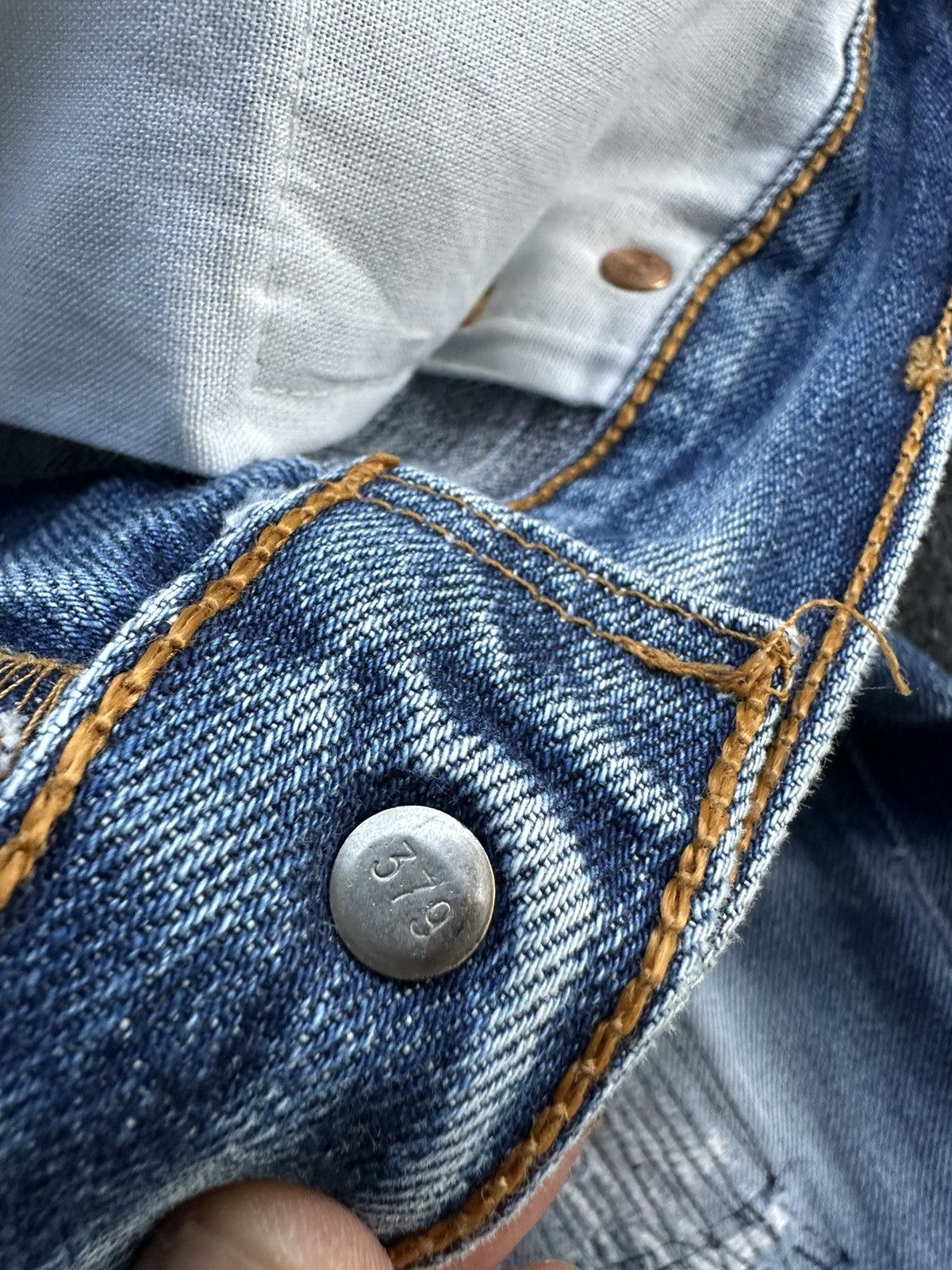 Levi's × Levi's Vintage Clothing × Vintage Vintage Levis 505 Thrashed Distressed Denim D480 Size US 36 / EU 52 - 19 Thumbnail